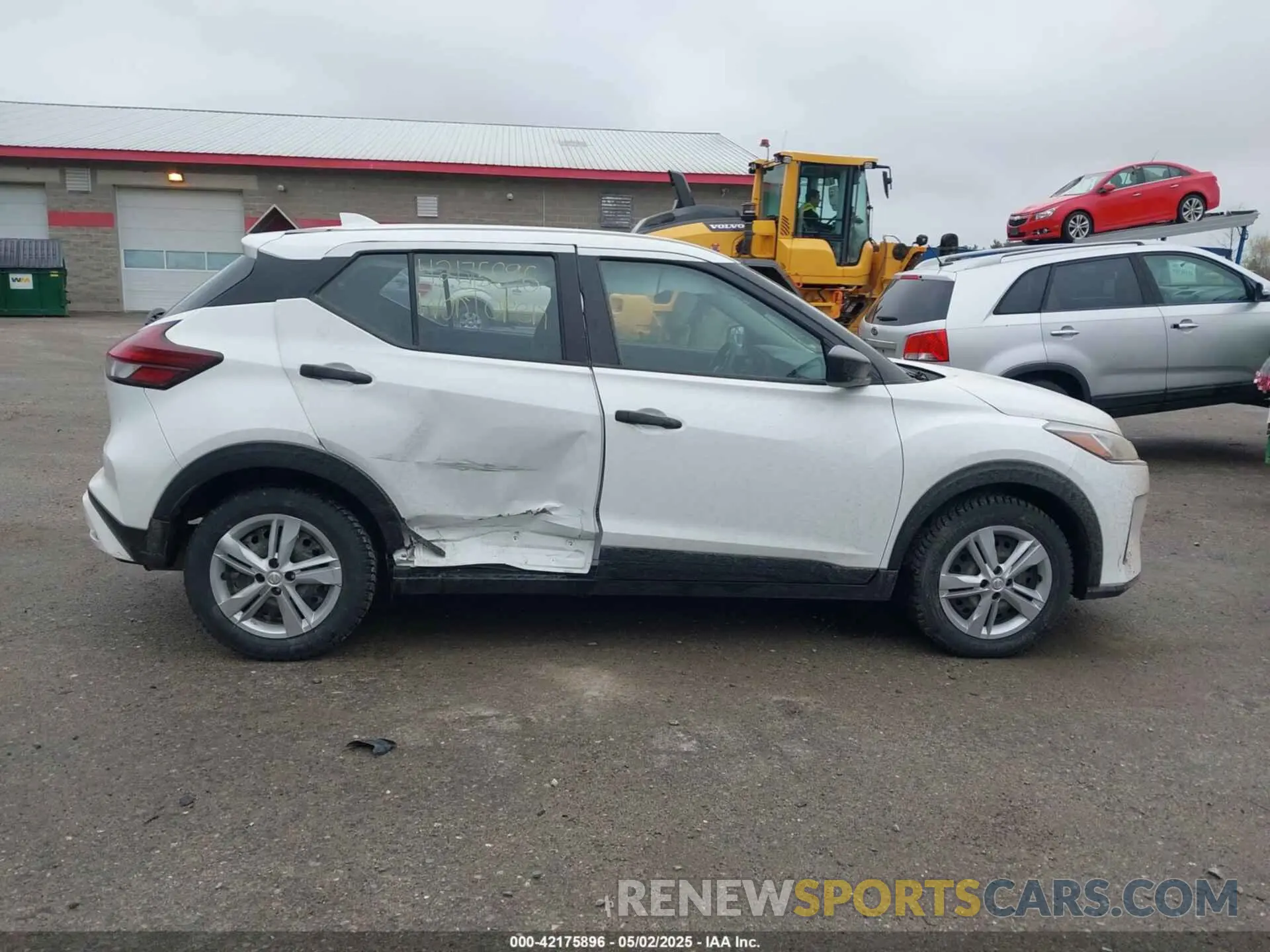 13 Photograph of a damaged car 3N1CP5BV5NL506726 NISSAN KICKS 2022