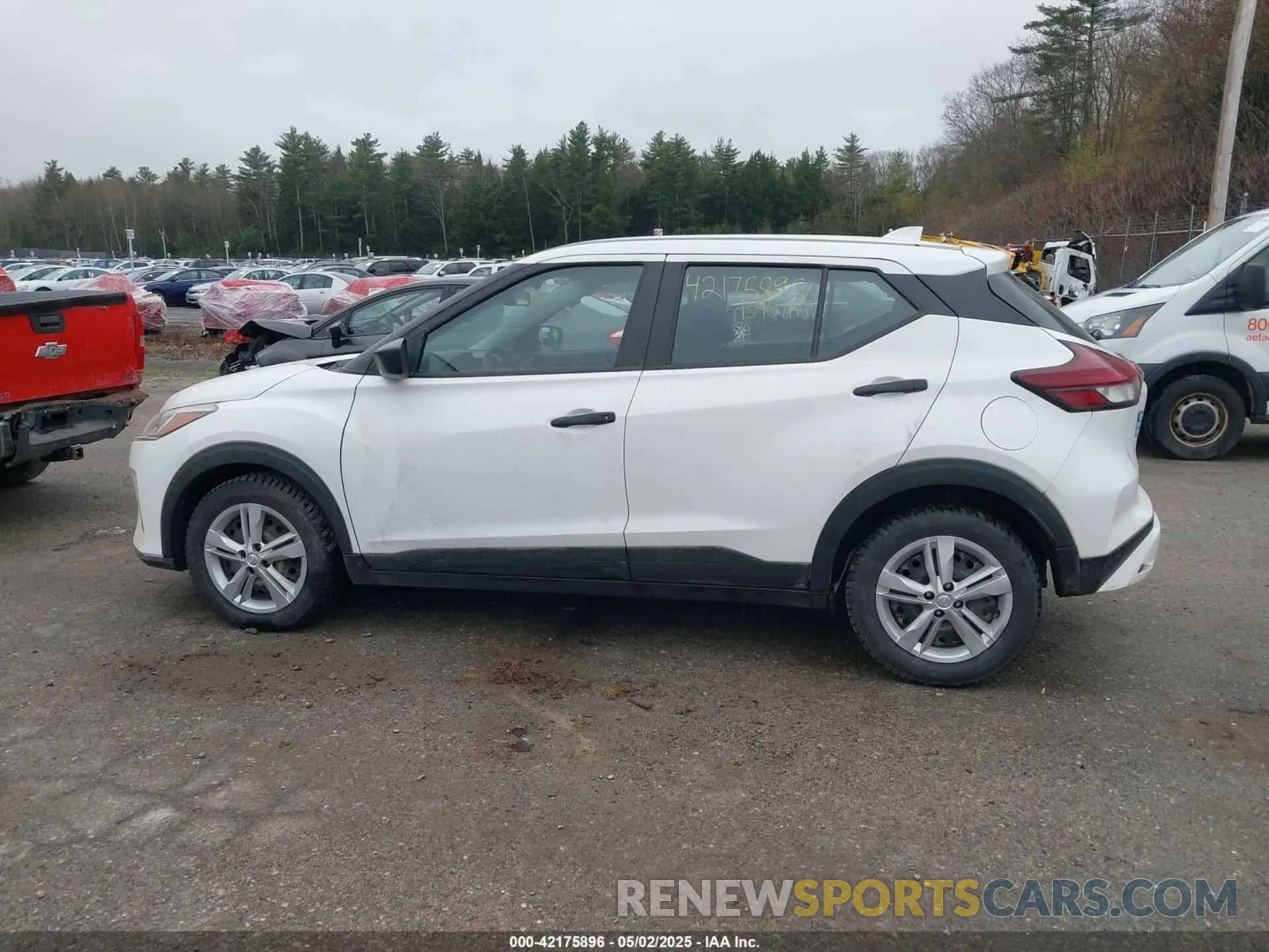 14 Photograph of a damaged car 3N1CP5BV5NL506726 NISSAN KICKS 2022