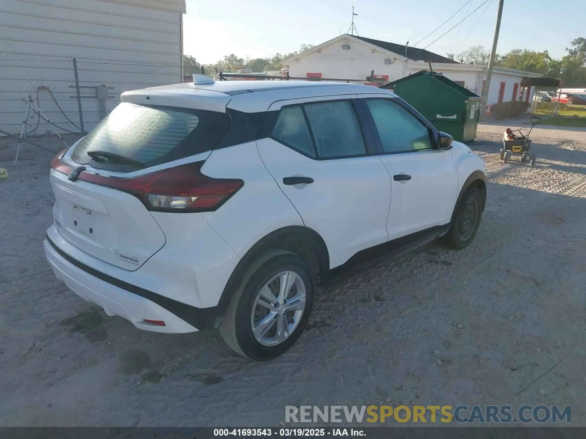 4 Photograph of a damaged car 3N1CP5BV5NL518813 NISSAN KICKS 2022