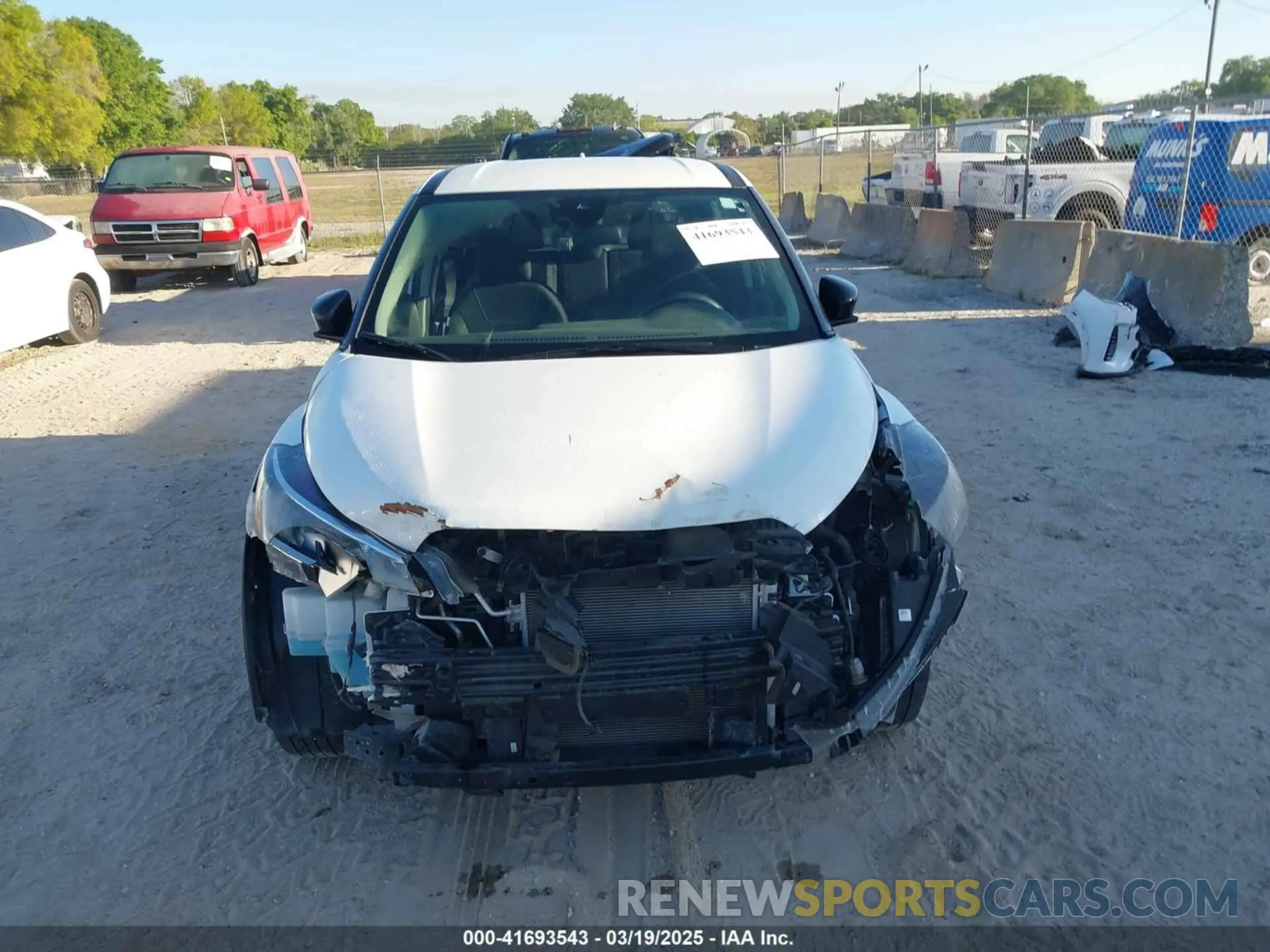 6 Photograph of a damaged car 3N1CP5BV5NL518813 NISSAN KICKS 2022