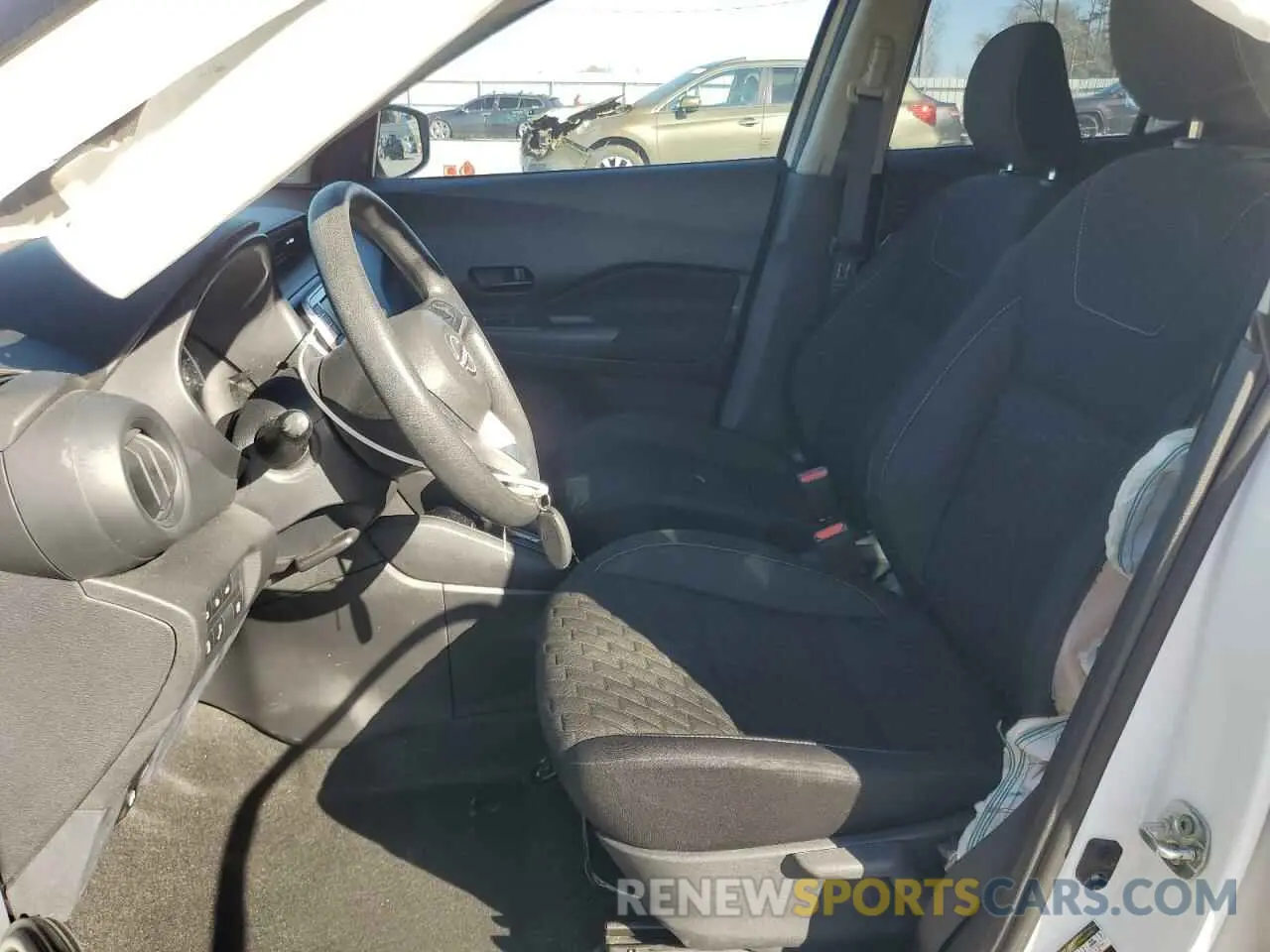7 Photograph of a damaged car 3N1CP5BV5NL524353 NISSAN KICKS 2022