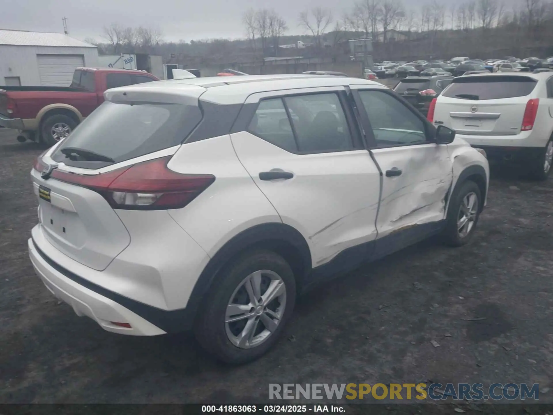 4 Photograph of a damaged car 3N1CP5BV5NL528712 NISSAN KICKS 2022