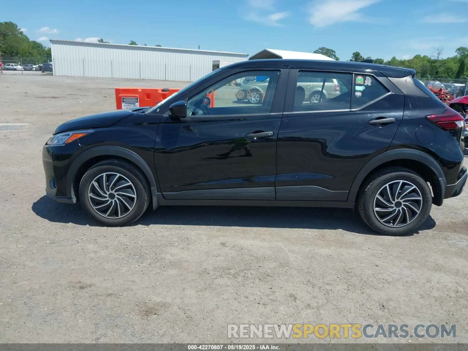 14 Photograph of a damaged car 3N1CP5BV6NL483876 NISSAN KICKS 2022