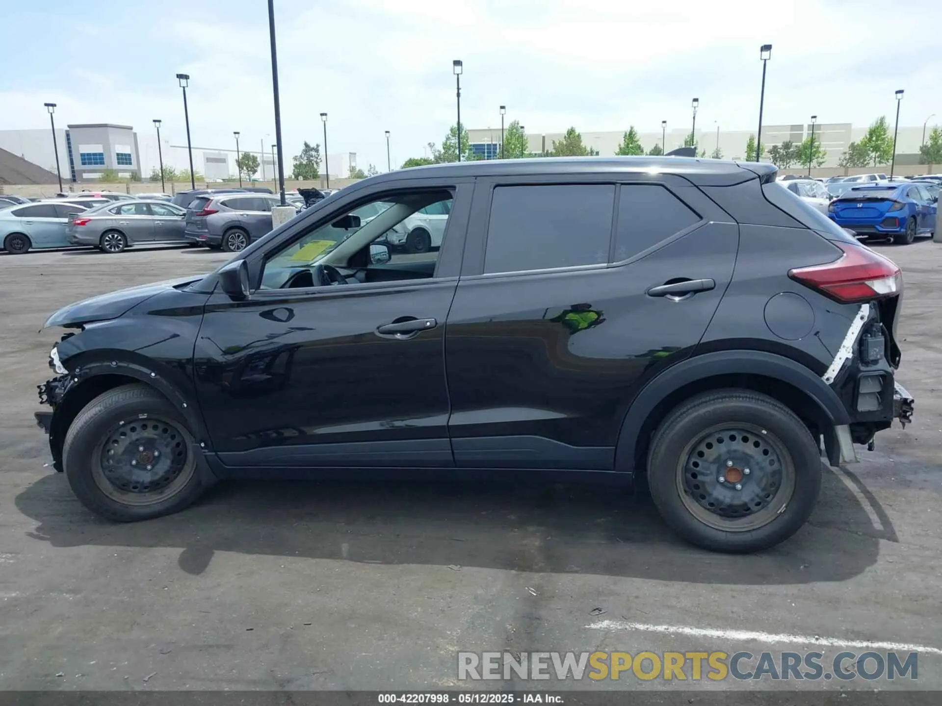 15 Photograph of a damaged car 3N1CP5BV7NL495583 NISSAN KICKS 2022