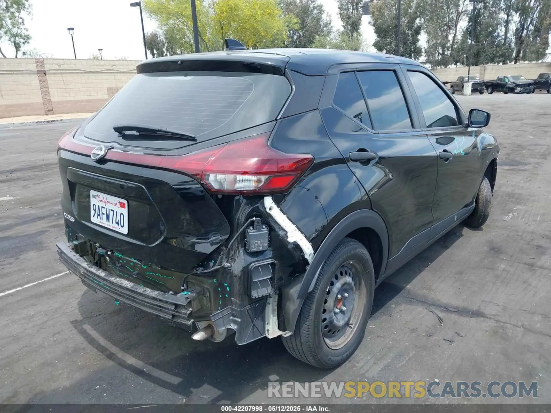 4 Photograph of a damaged car 3N1CP5BV7NL495583 NISSAN KICKS 2022