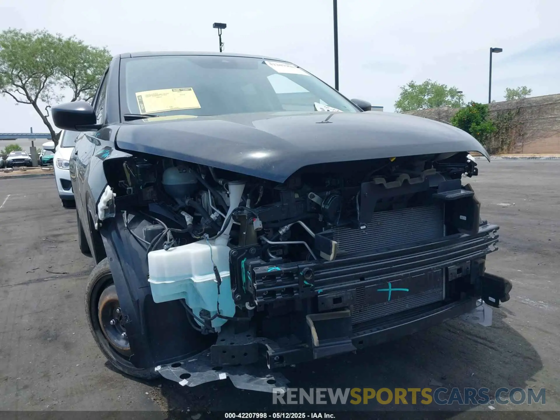 6 Photograph of a damaged car 3N1CP5BV7NL495583 NISSAN KICKS 2022
