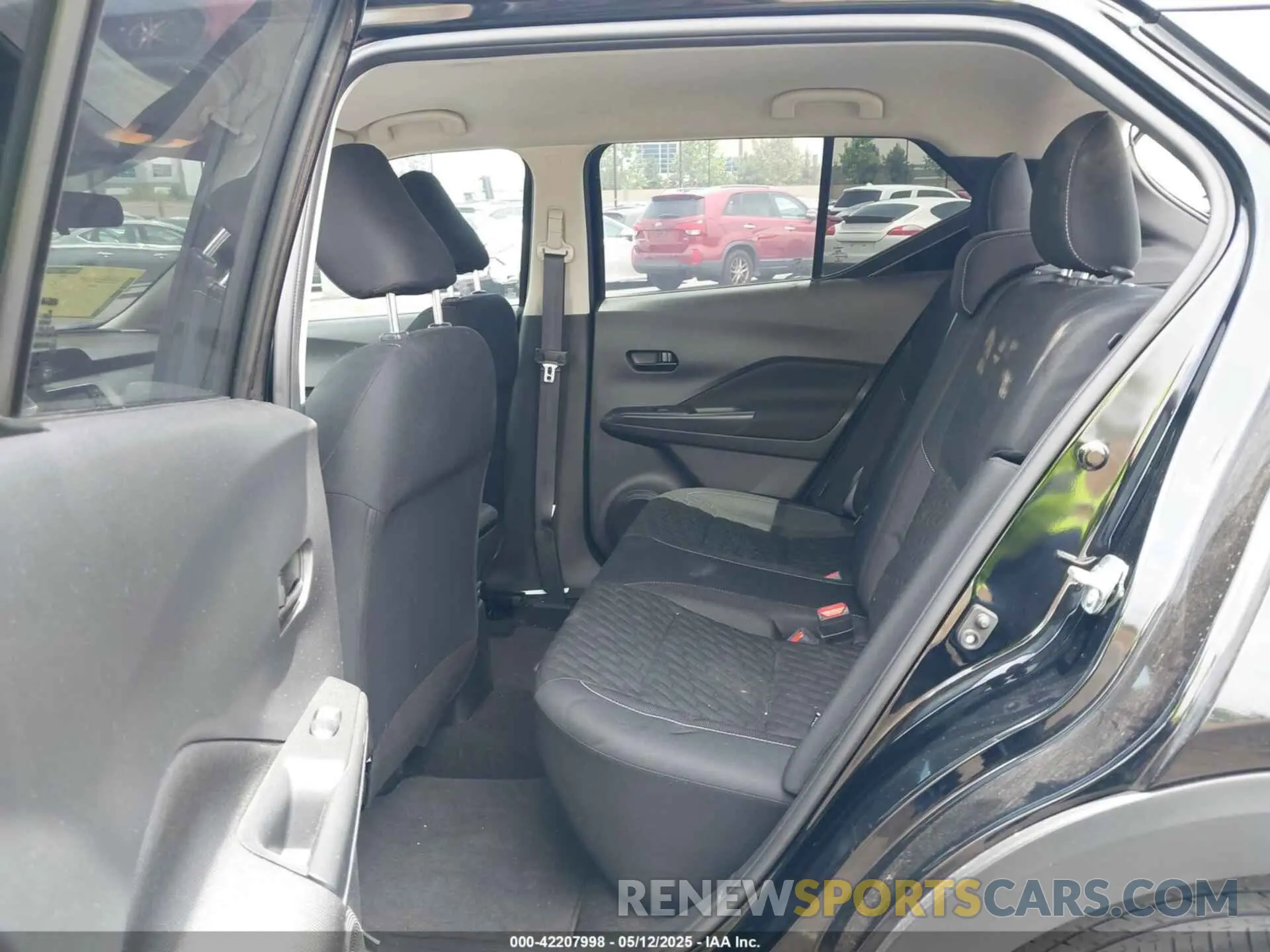 8 Photograph of a damaged car 3N1CP5BV7NL495583 NISSAN KICKS 2022