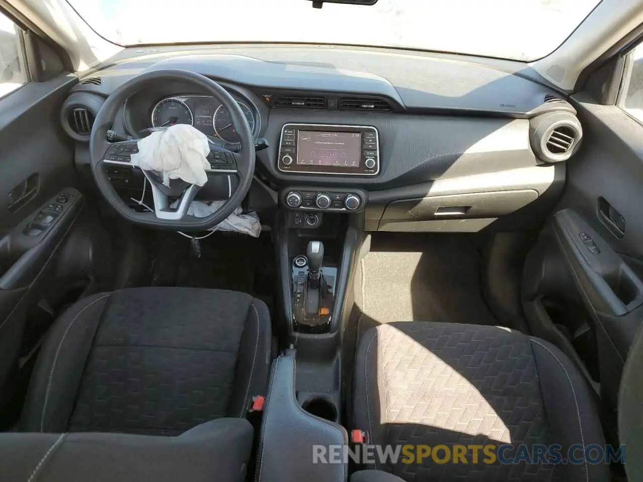 8 Photograph of a damaged car 3N1CP5BV7NL497270 NISSAN KICKS 2022