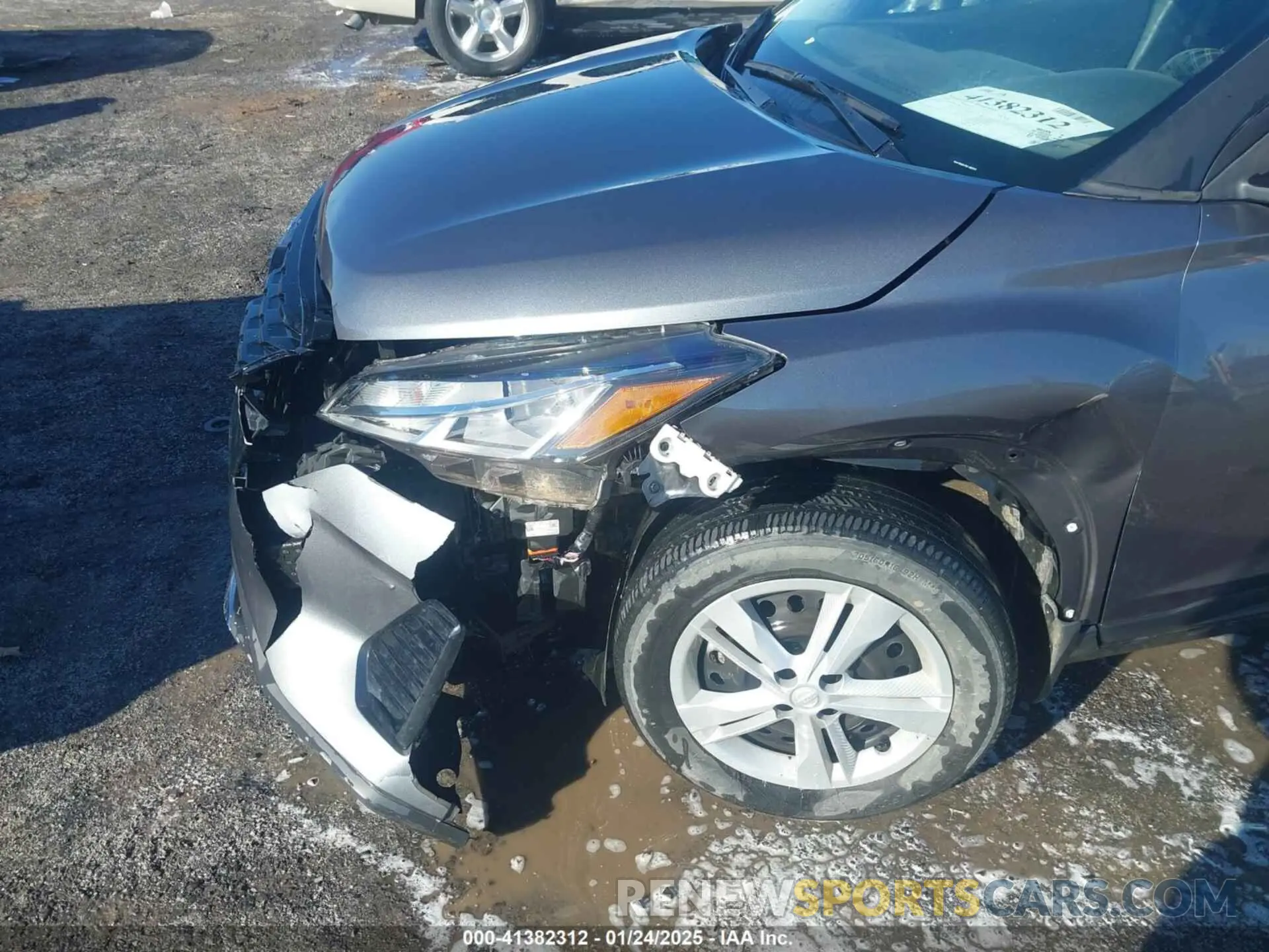18 Photograph of a damaged car 3N1CP5BV7NL498712 NISSAN KICKS 2022
