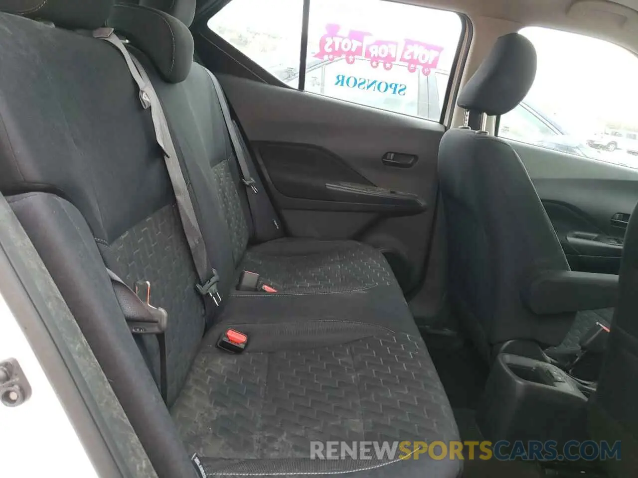 11 Photograph of a damaged car 3N1CP5BV7NL527898 NISSAN KICKS 2022