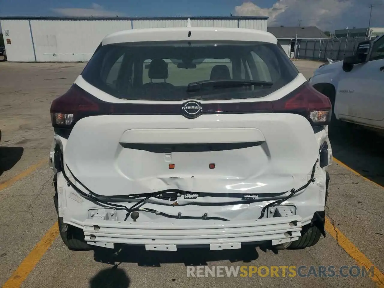 6 Photograph of a damaged car 3N1CP5BV7NL527898 NISSAN KICKS 2022