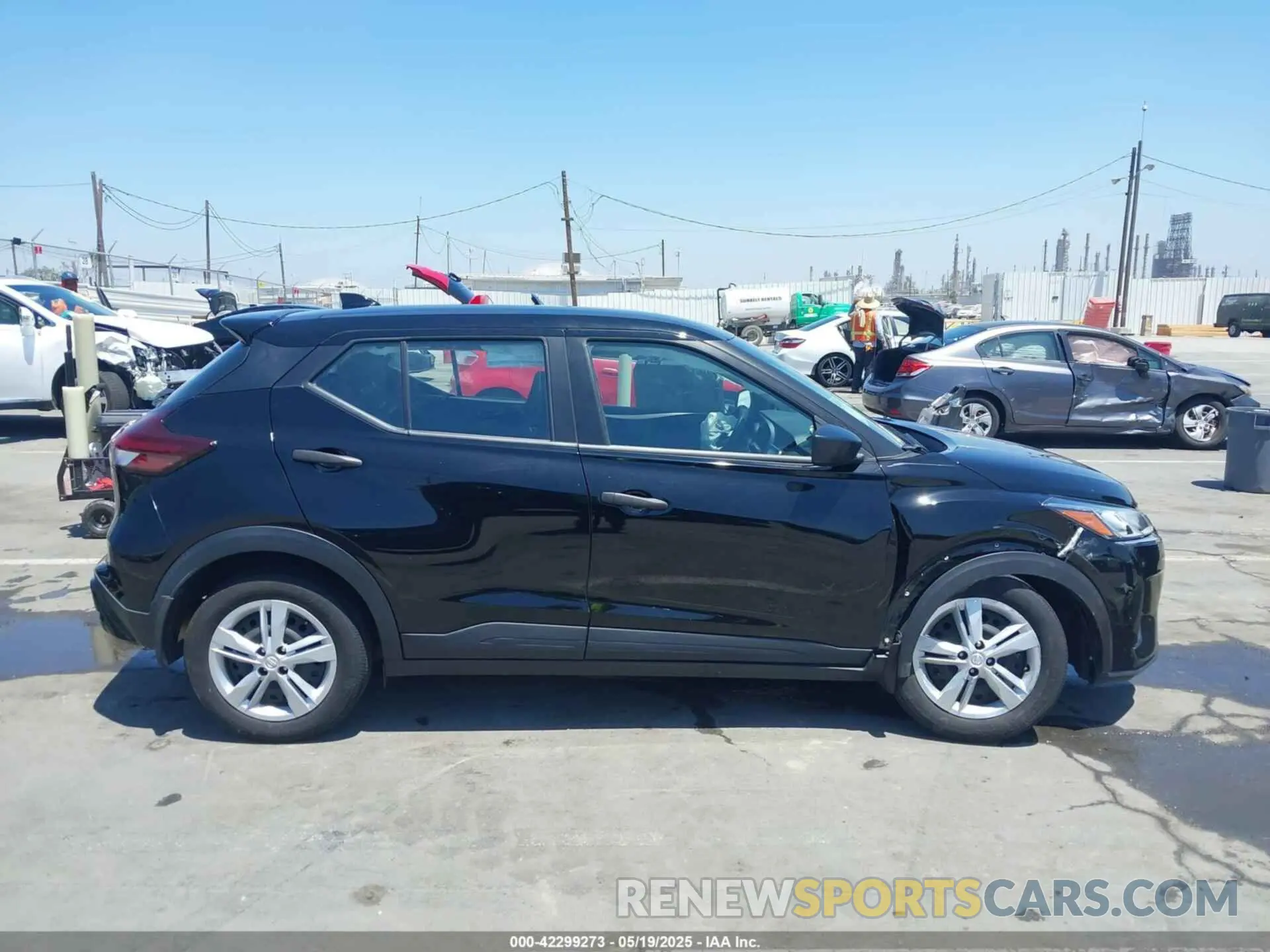 13 Photograph of a damaged car 3N1CP5BV7NL531367 NISSAN KICKS 2022