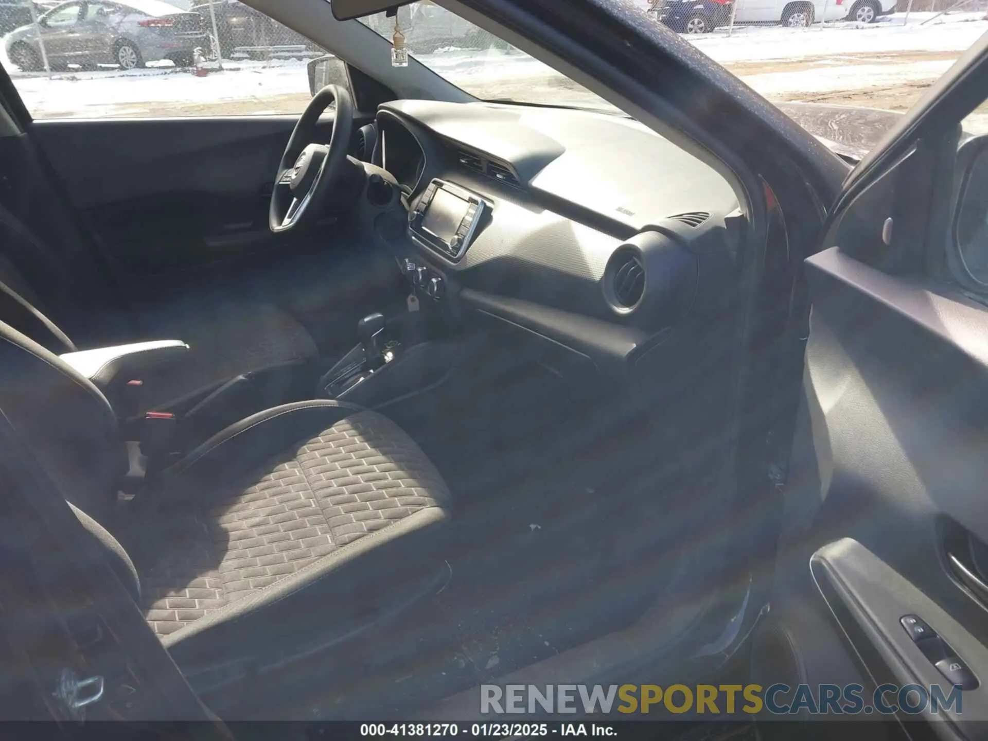 5 Photograph of a damaged car 3N1CP5BV8NL478047 NISSAN KICKS 2022