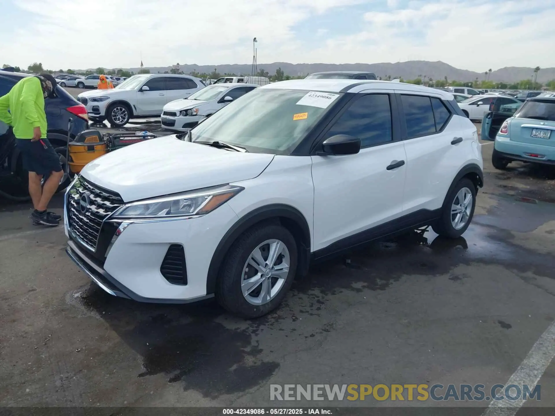 2 Photograph of a damaged car 3N1CP5BV8NL513993 NISSAN KICKS 2022
