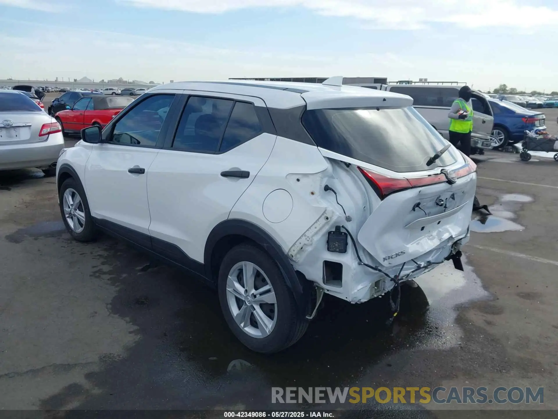 3 Photograph of a damaged car 3N1CP5BV8NL513993 NISSAN KICKS 2022