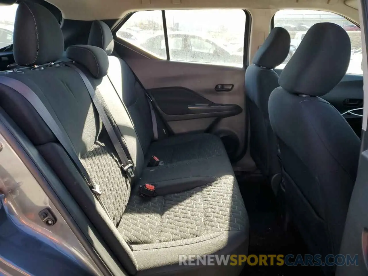 10 Photograph of a damaged car 3N1CP5BV9NL487971 NISSAN KICKS 2022
