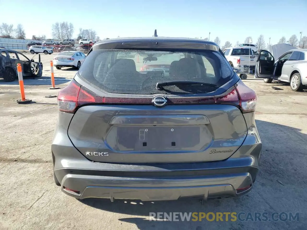 6 Photograph of a damaged car 3N1CP5BV9NL487971 NISSAN KICKS 2022