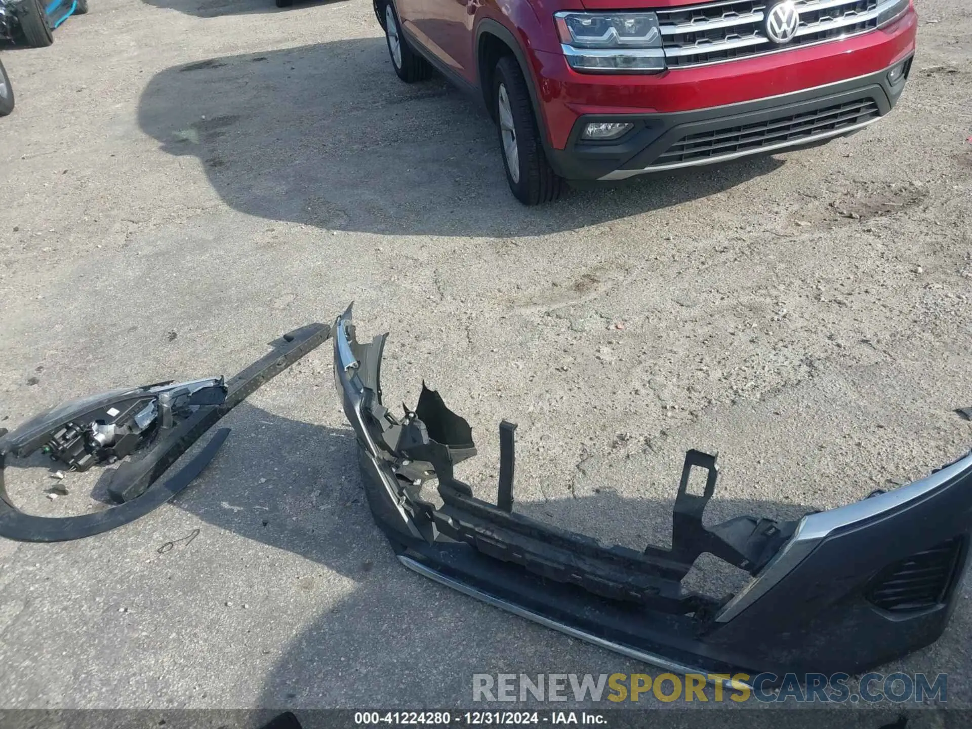 12 Photograph of a damaged car 3N1CP5BV9NL494192 NISSAN KICKS 2022