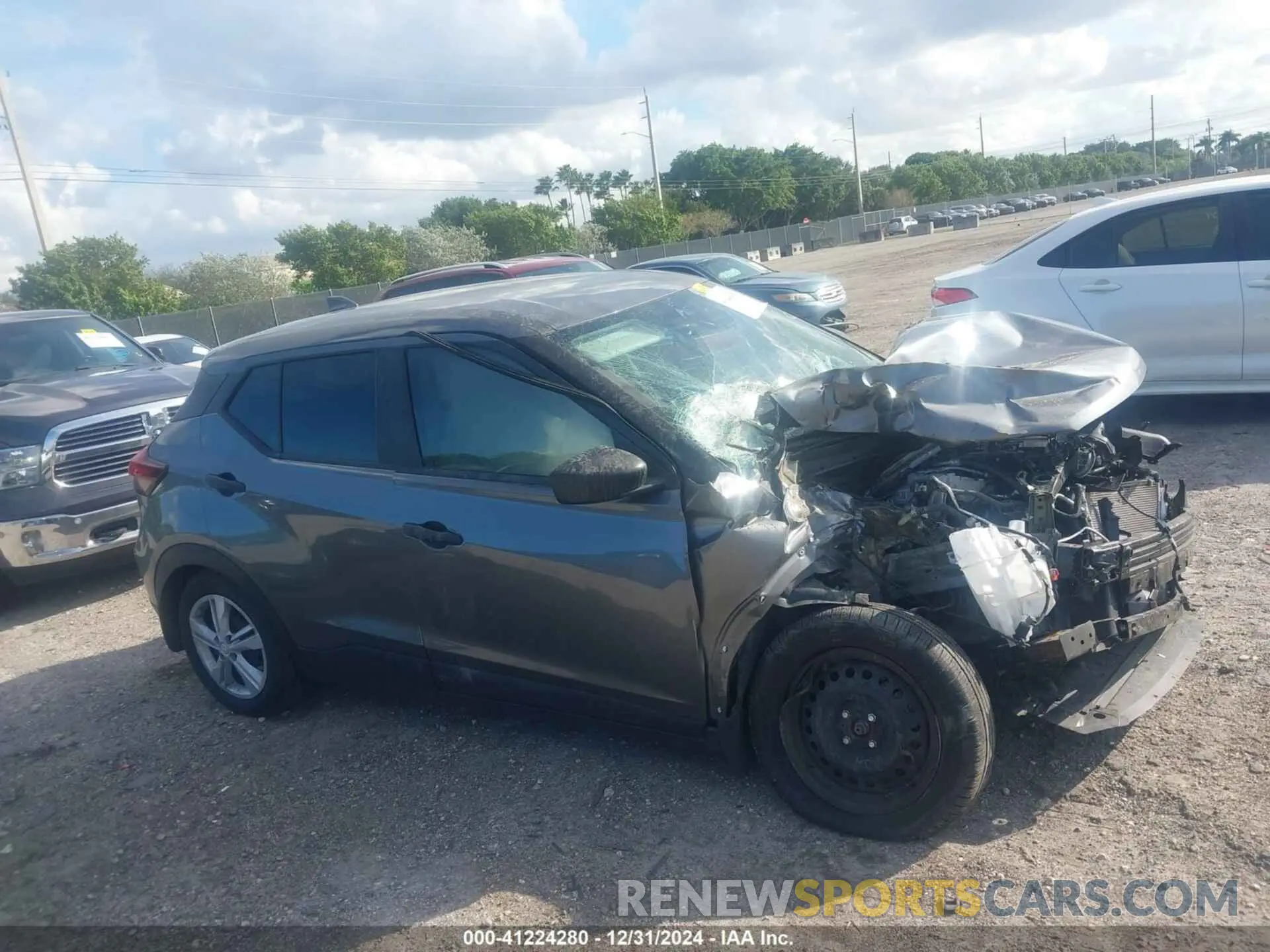 14 Photograph of a damaged car 3N1CP5BV9NL494192 NISSAN KICKS 2022