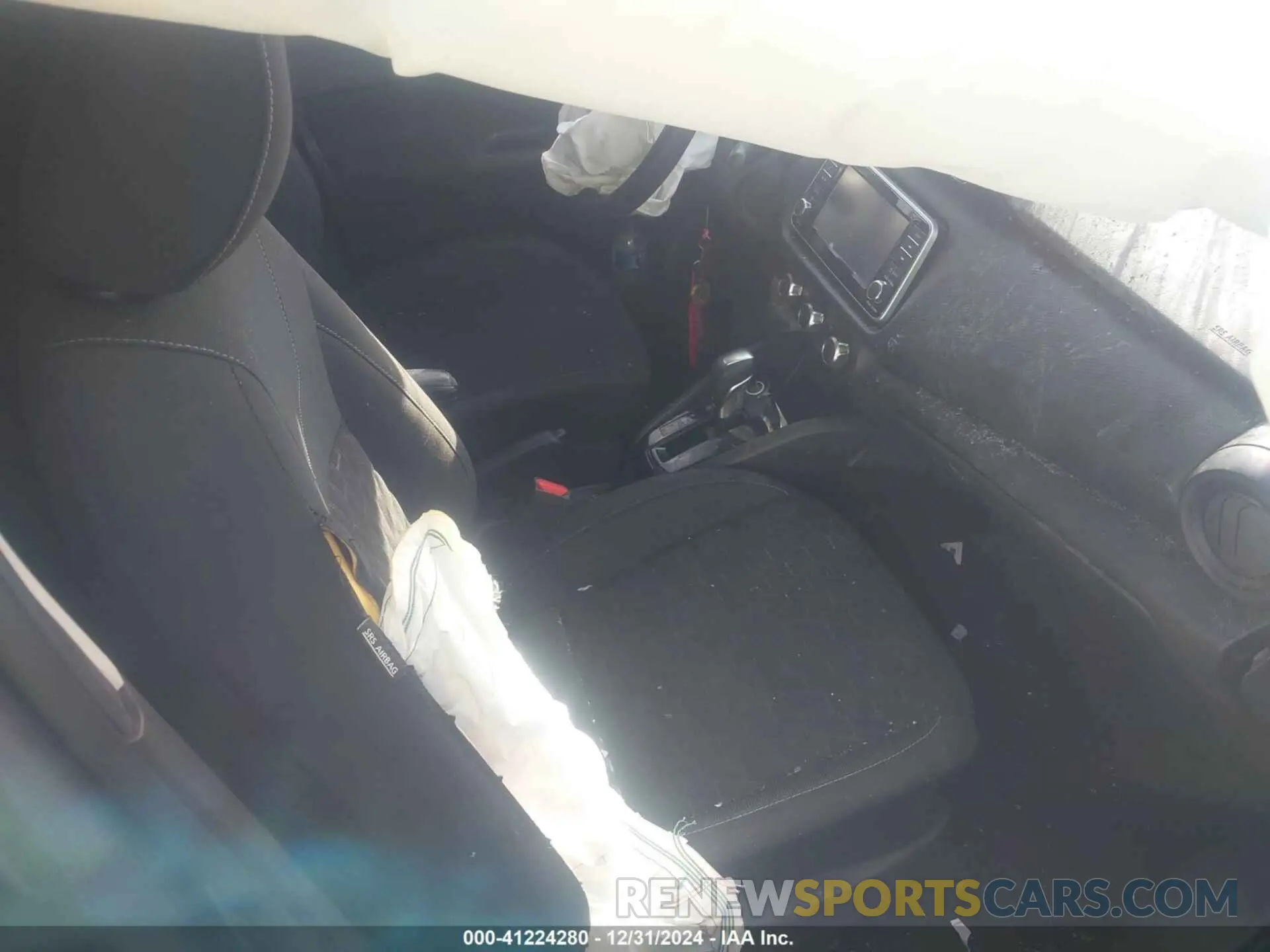 5 Photograph of a damaged car 3N1CP5BV9NL494192 NISSAN KICKS 2022