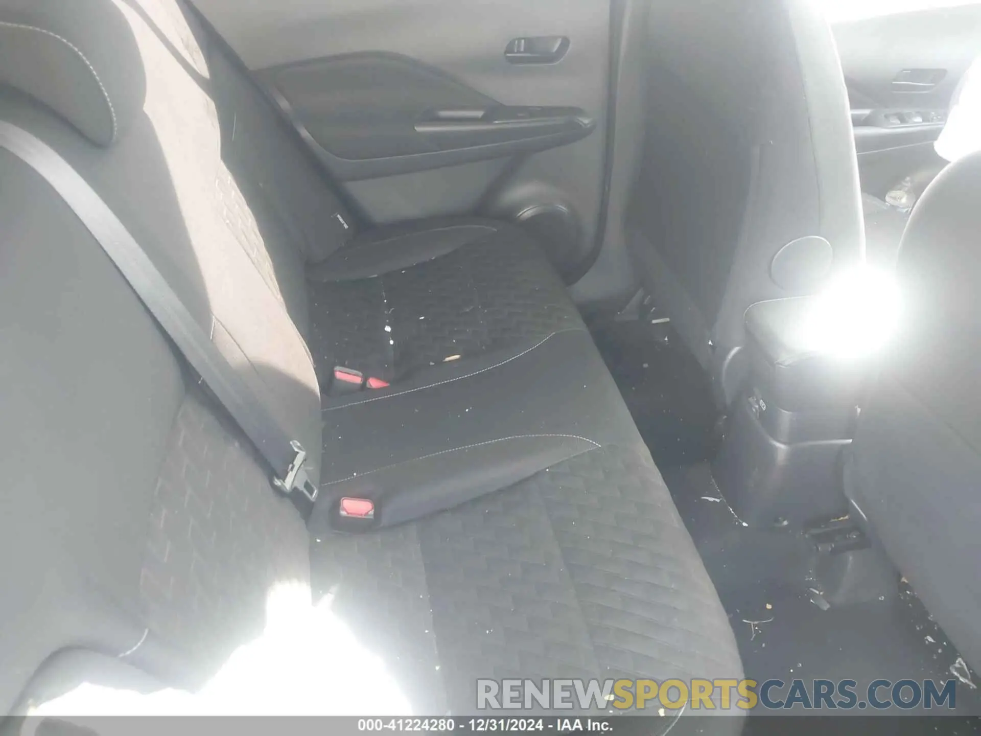 8 Photograph of a damaged car 3N1CP5BV9NL494192 NISSAN KICKS 2022