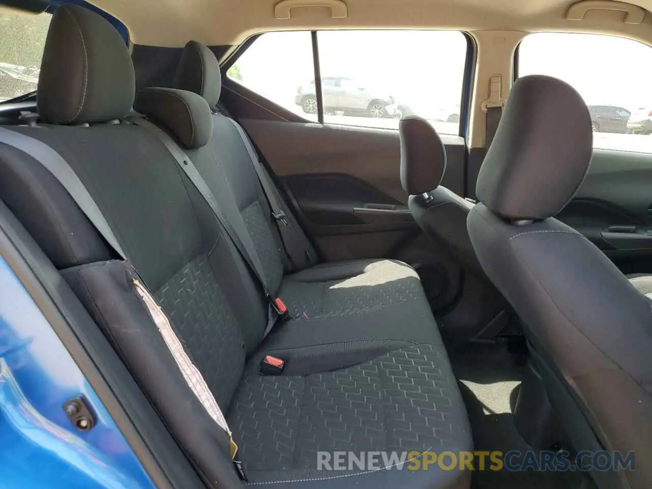 10 Photograph of a damaged car 3N1CP5BVXNL527684 NISSAN KICKS 2022