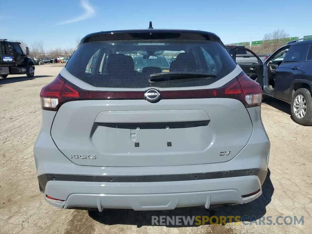 6 Photograph of a damaged car 3N1CP5CV0NL497044 NISSAN KICKS 2022