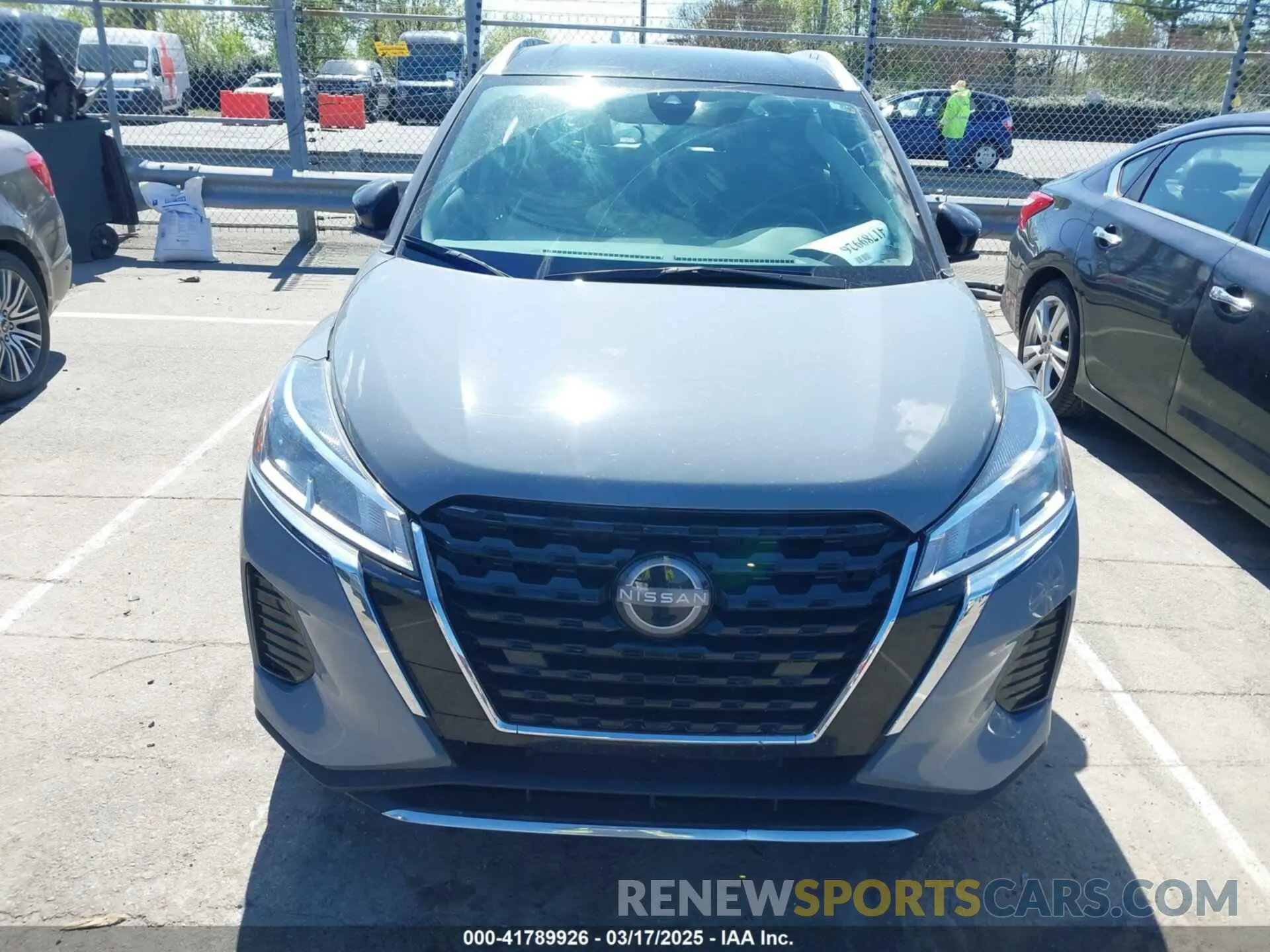 12 Photograph of a damaged car 3N1CP5CV0NL528986 NISSAN KICKS 2022