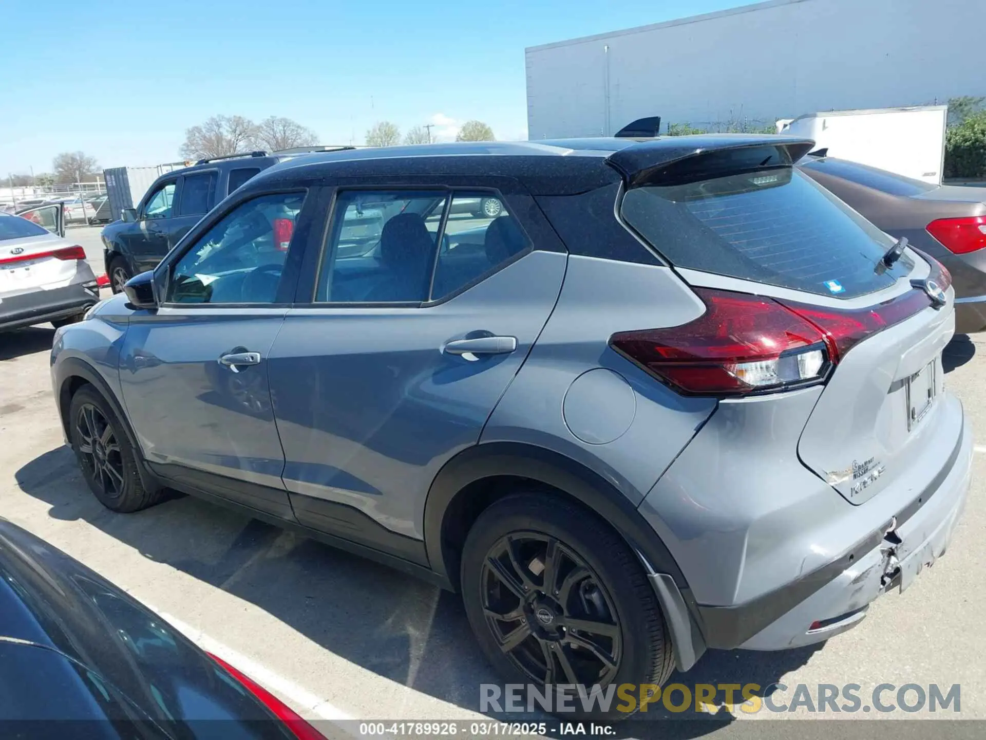 14 Photograph of a damaged car 3N1CP5CV0NL528986 NISSAN KICKS 2022
