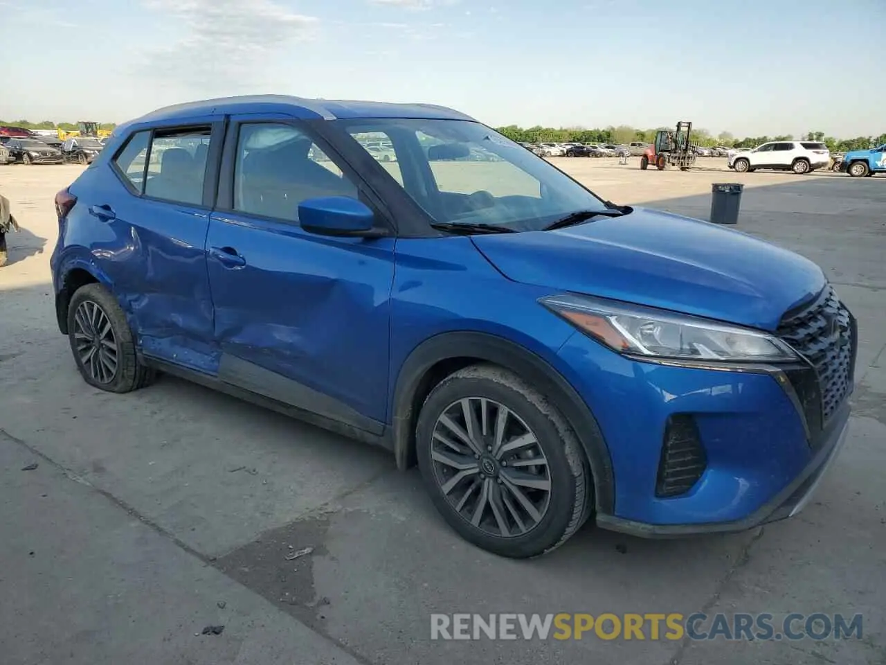 4 Photograph of a damaged car 3N1CP5CV1NL478468 NISSAN KICKS 2022
