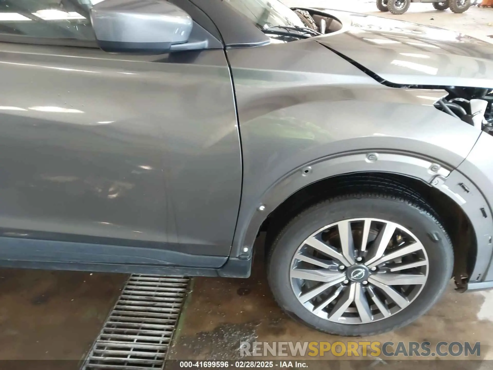 18 Photograph of a damaged car 3N1CP5CV1NL502543 NISSAN KICKS 2022