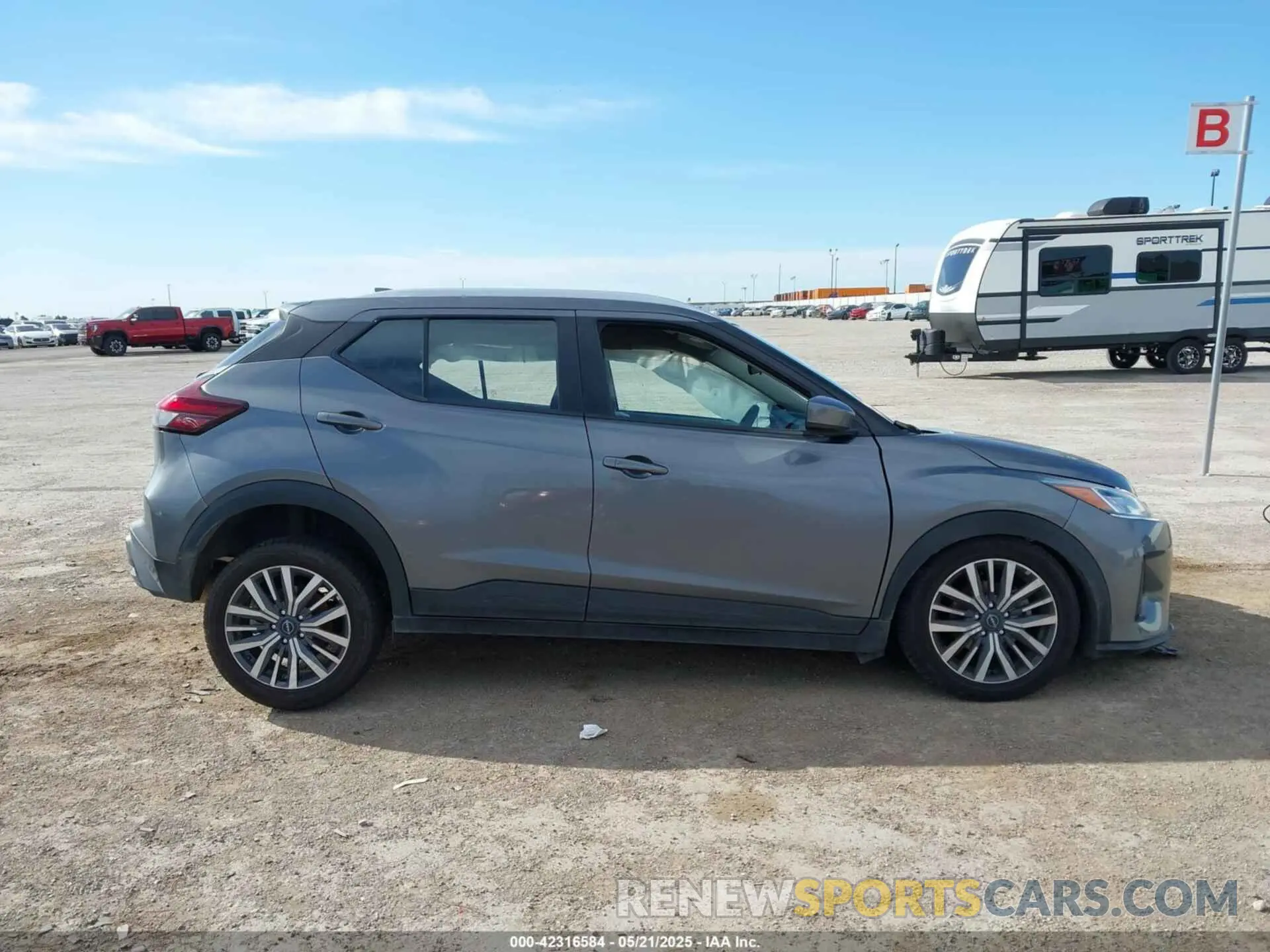 13 Photograph of a damaged car 3N1CP5CV1NL522243 NISSAN KICKS 2022