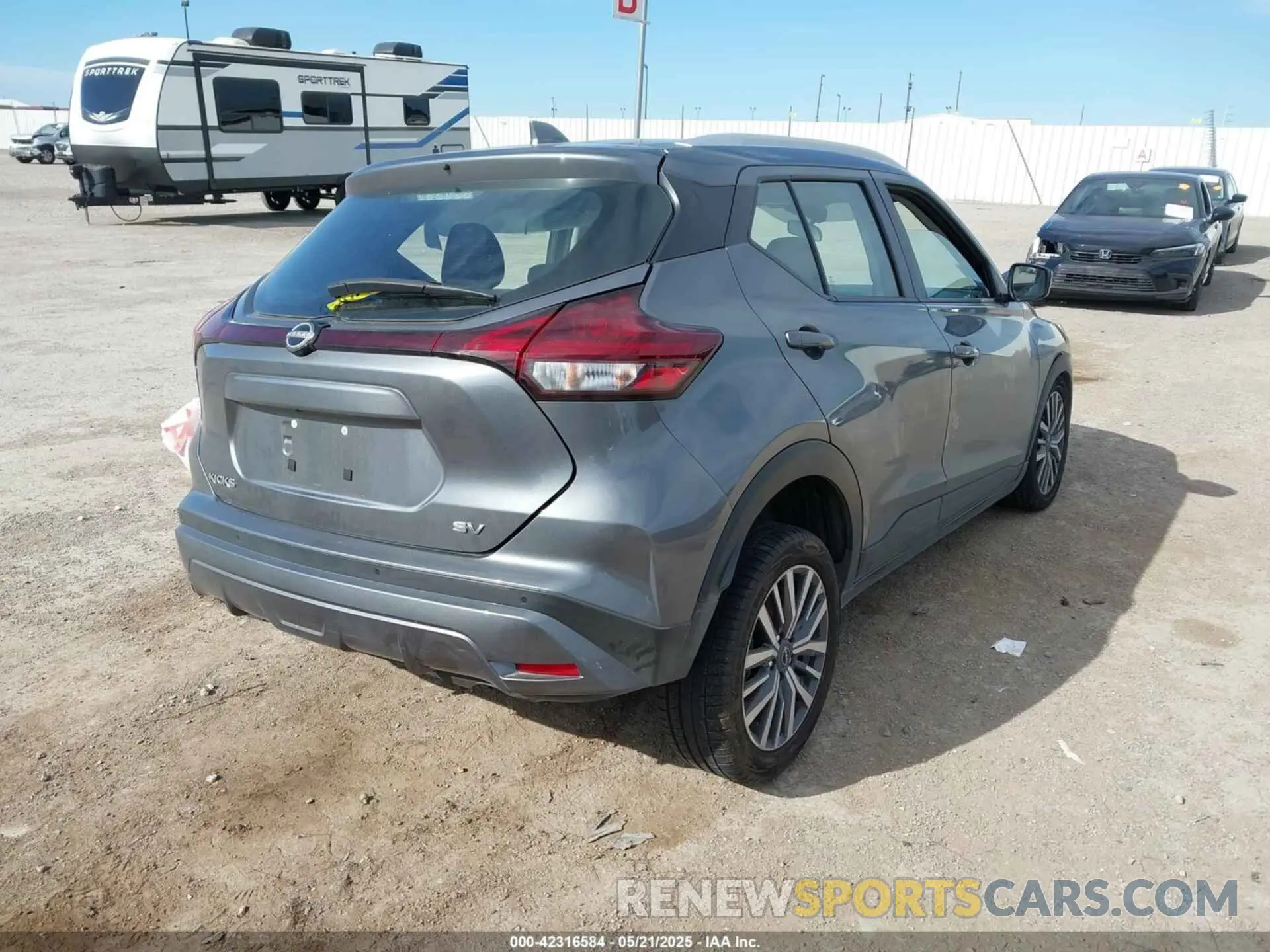 4 Photograph of a damaged car 3N1CP5CV1NL522243 NISSAN KICKS 2022