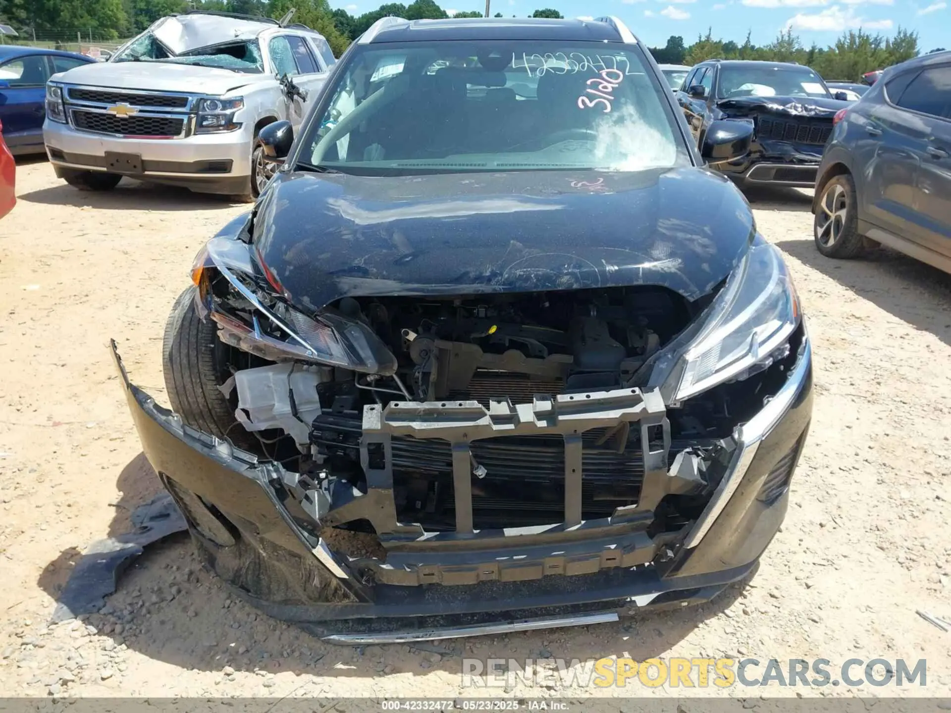 11 Photograph of a damaged car 3N1CP5CV1NL523120 NISSAN KICKS 2022