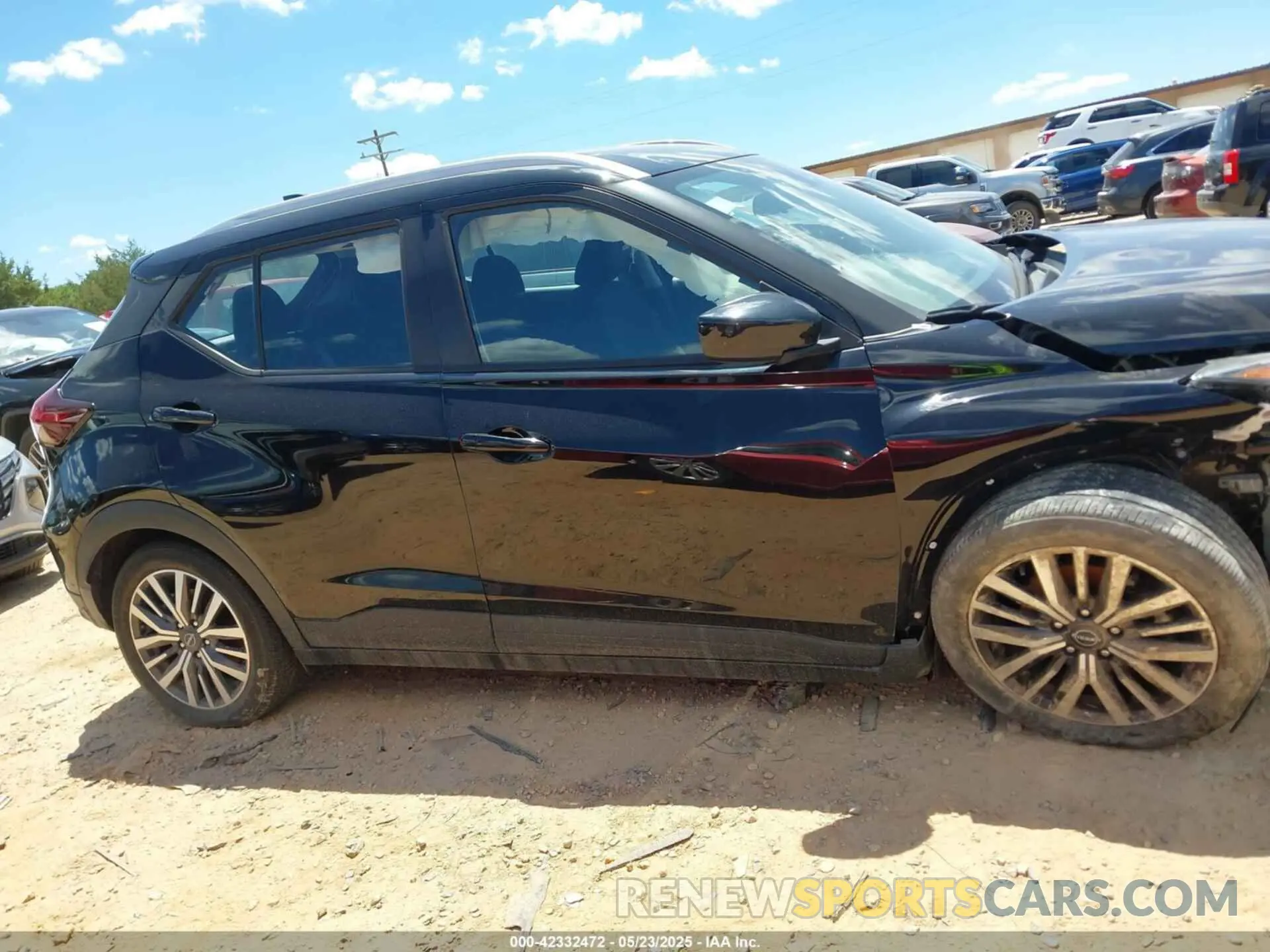 12 Photograph of a damaged car 3N1CP5CV1NL523120 NISSAN KICKS 2022