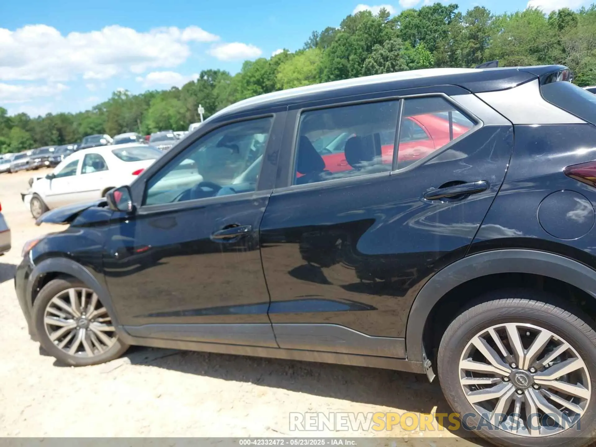 13 Photograph of a damaged car 3N1CP5CV1NL523120 NISSAN KICKS 2022