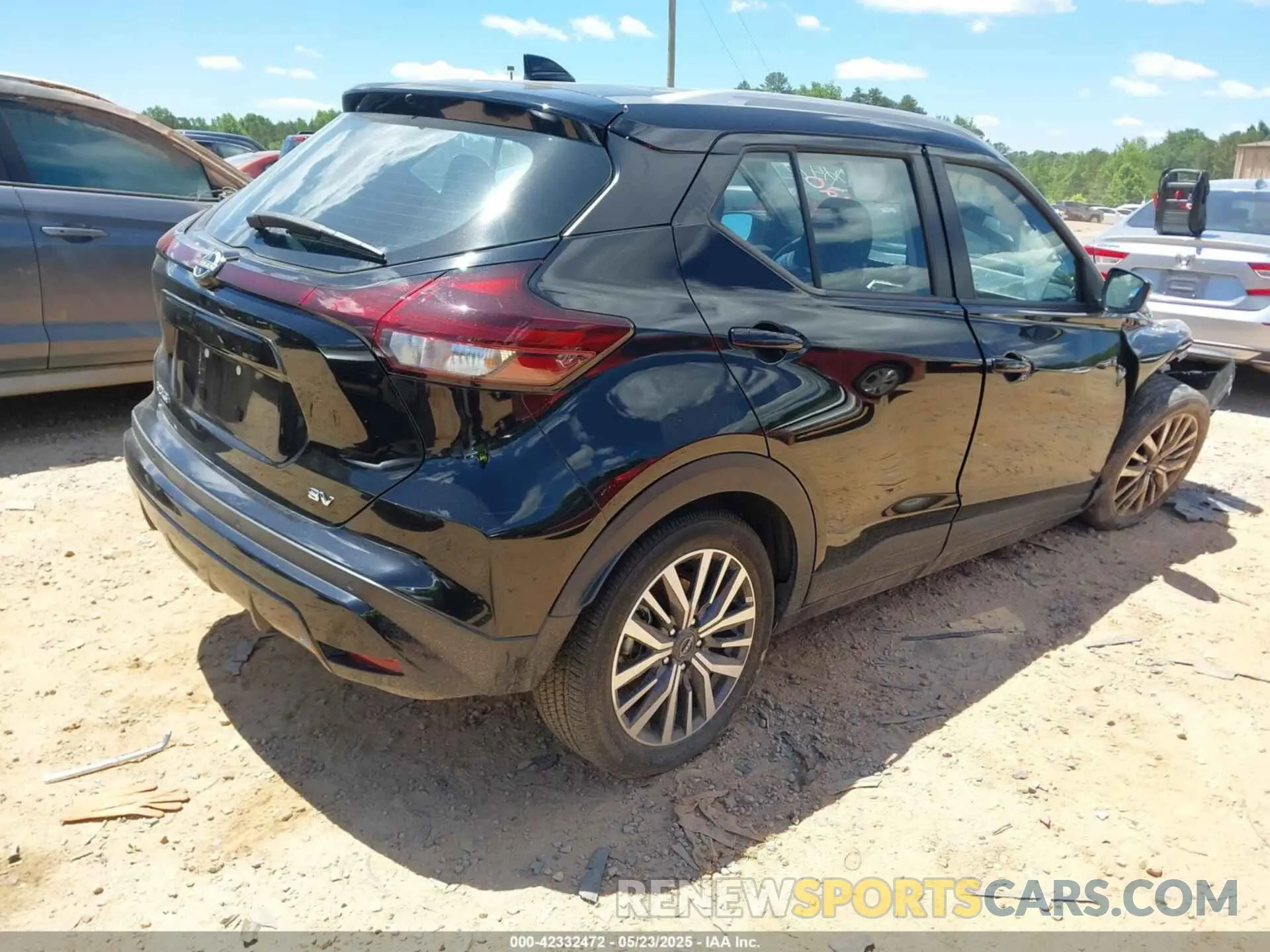 4 Photograph of a damaged car 3N1CP5CV1NL523120 NISSAN KICKS 2022