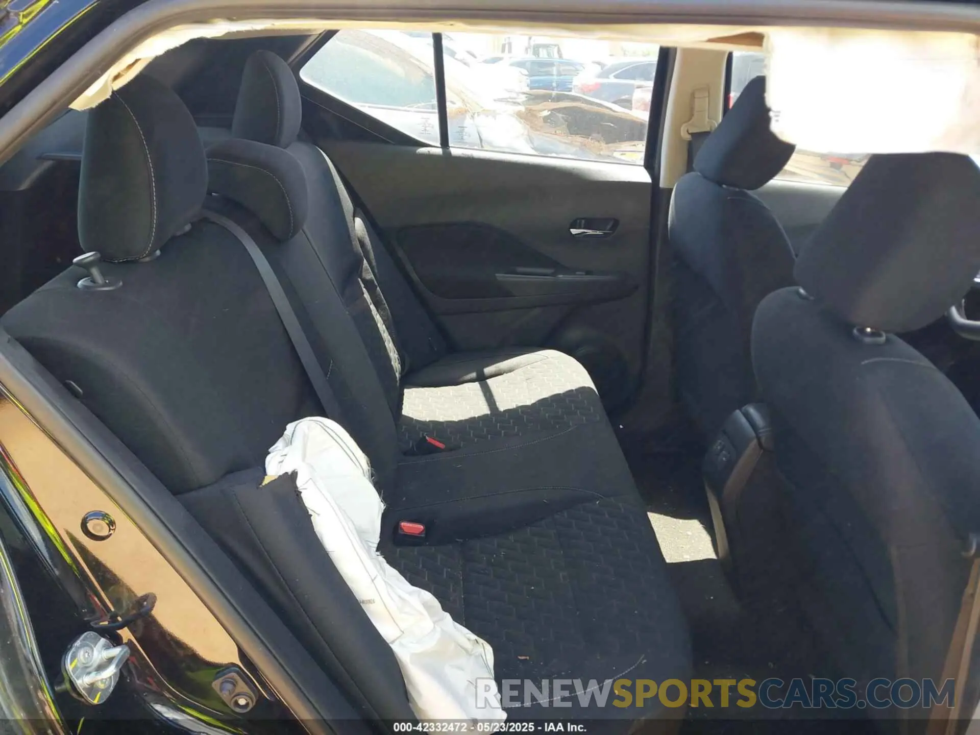 8 Photograph of a damaged car 3N1CP5CV1NL523120 NISSAN KICKS 2022