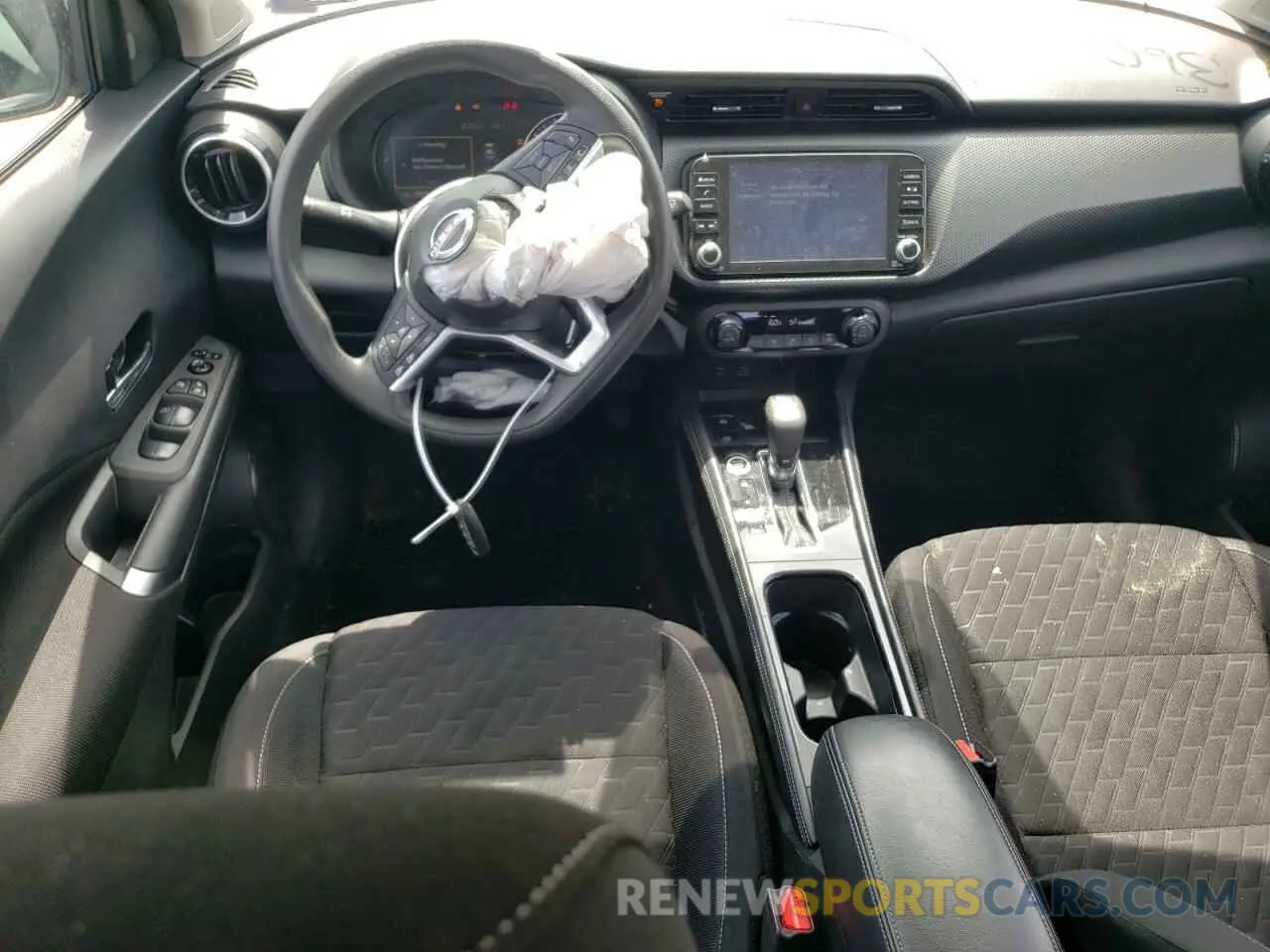 8 Photograph of a damaged car 3N1CP5CV2NL502566 NISSAN KICKS 2022