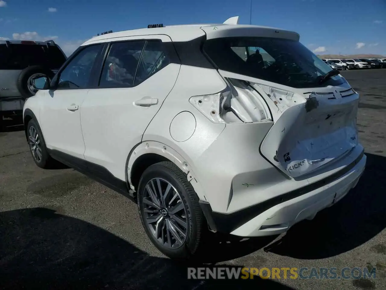 2 Photograph of a damaged car 3N1CP5CV3NL493876 NISSAN KICKS 2022