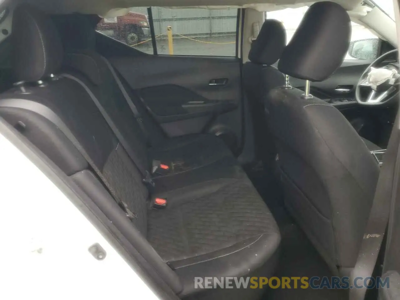 11 Photograph of a damaged car 3N1CP5CV3NL518856 NISSAN KICKS 2022