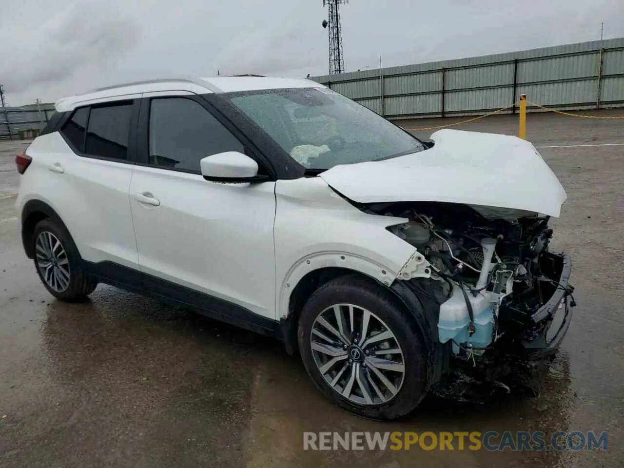 4 Photograph of a damaged car 3N1CP5CV3NL518856 NISSAN KICKS 2022