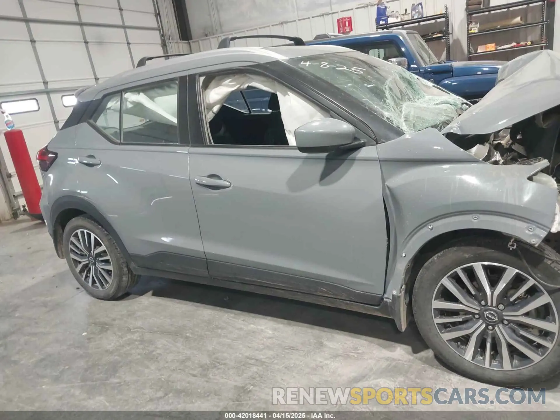 14 Photograph of a damaged car 3N1CP5CV4NL498973 NISSAN KICKS 2022