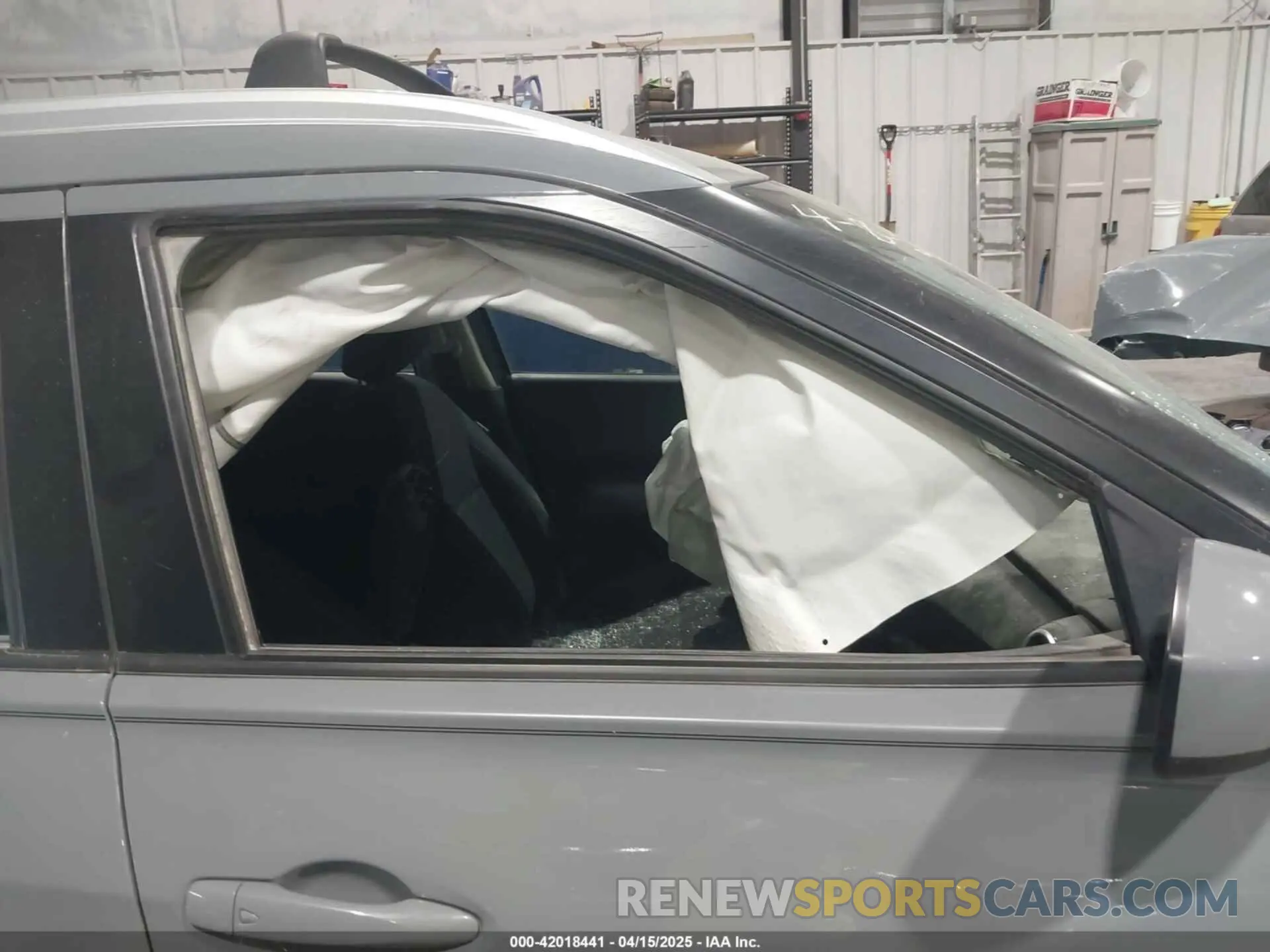 18 Photograph of a damaged car 3N1CP5CV4NL498973 NISSAN KICKS 2022