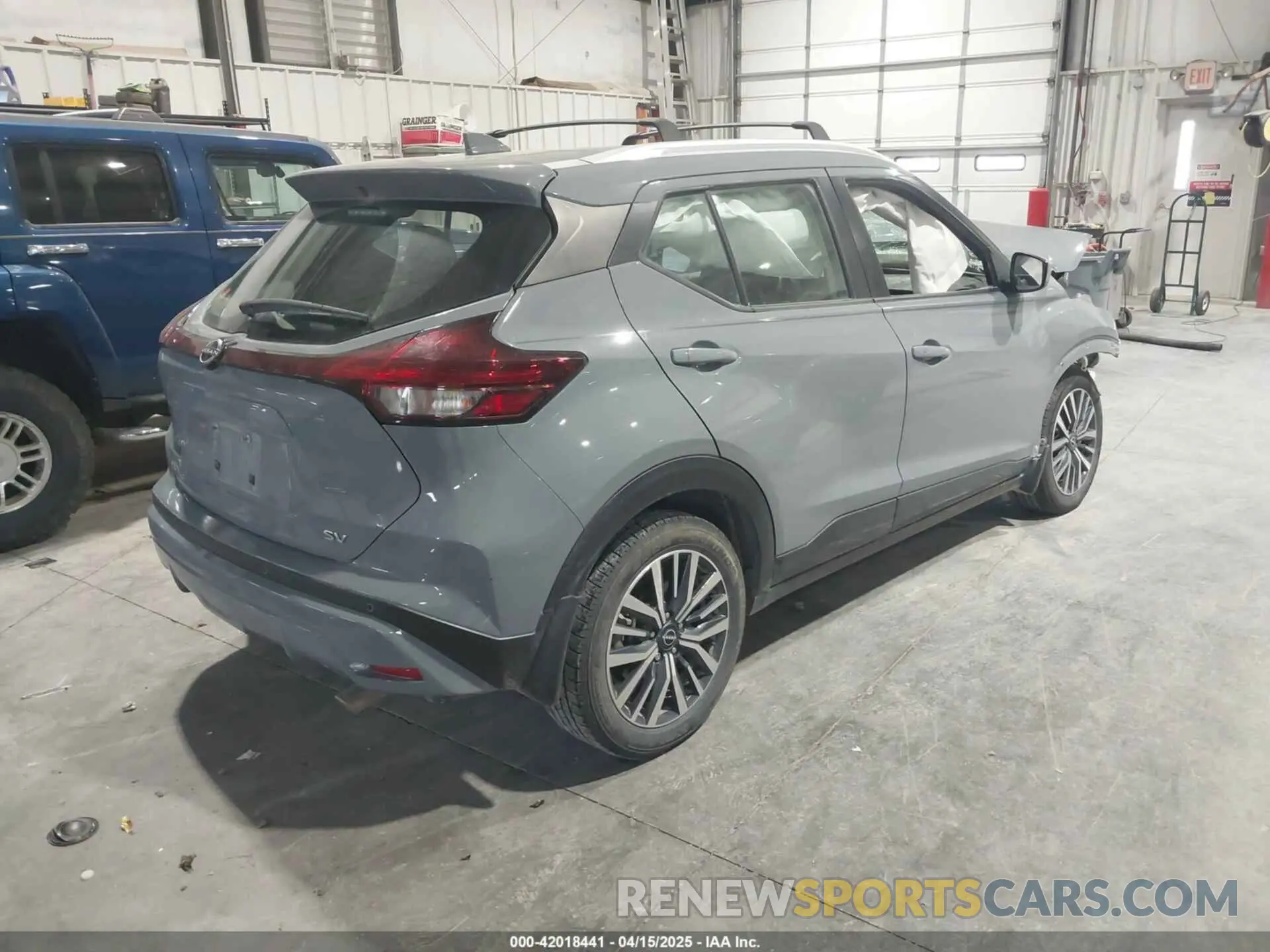 4 Photograph of a damaged car 3N1CP5CV4NL498973 NISSAN KICKS 2022