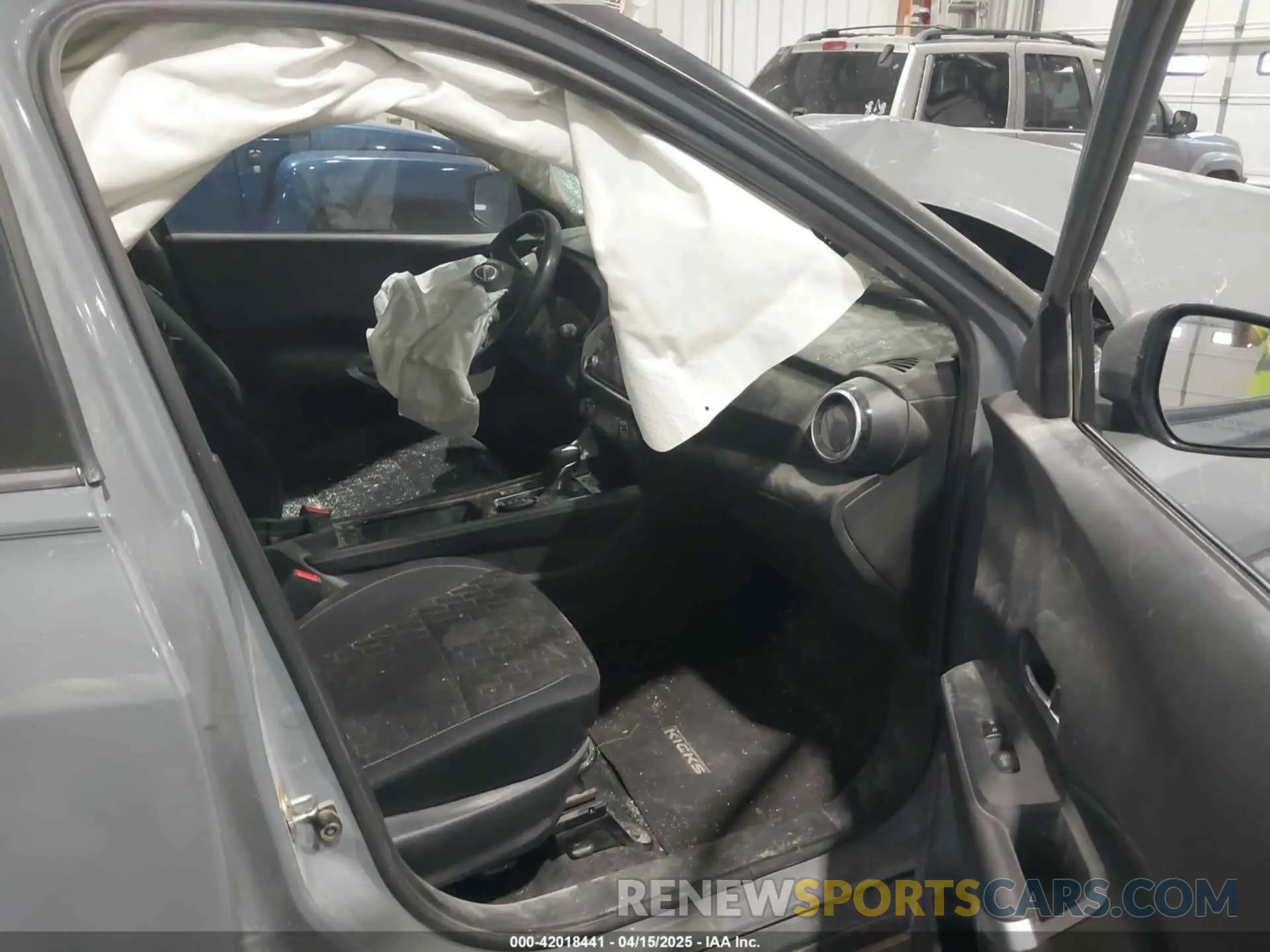 5 Photograph of a damaged car 3N1CP5CV4NL498973 NISSAN KICKS 2022