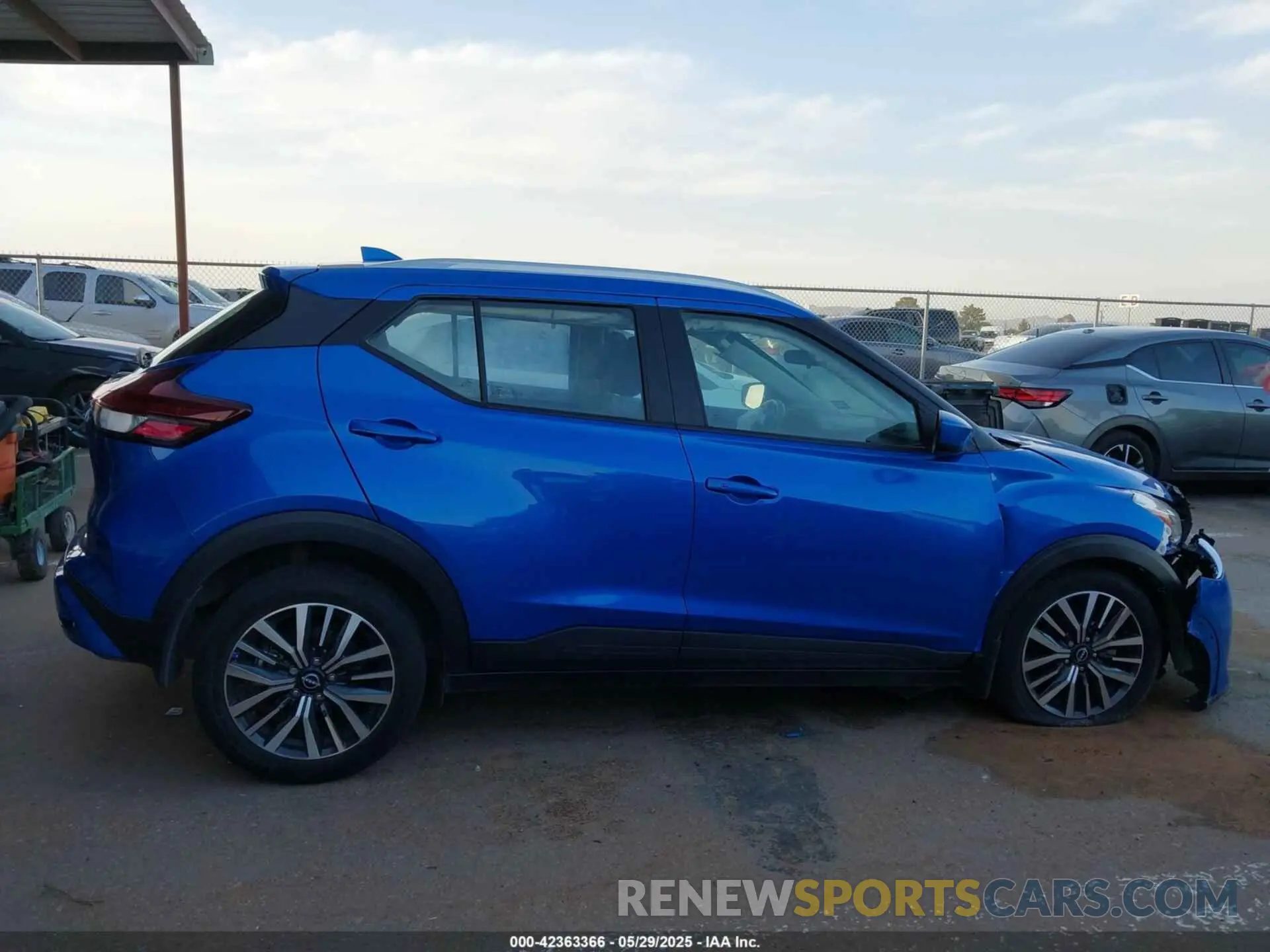 12 Photograph of a damaged car 3N1CP5CV4NL499699 NISSAN KICKS 2022