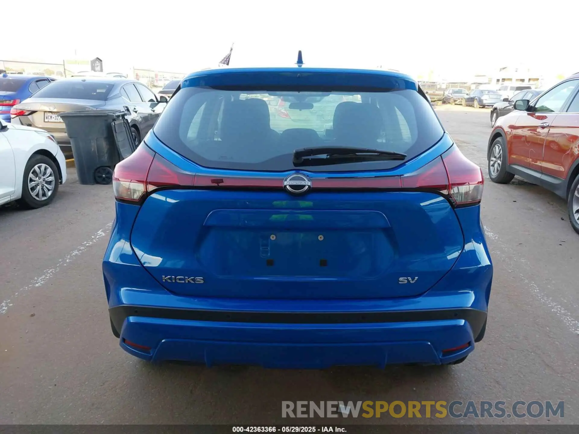 15 Photograph of a damaged car 3N1CP5CV4NL499699 NISSAN KICKS 2022