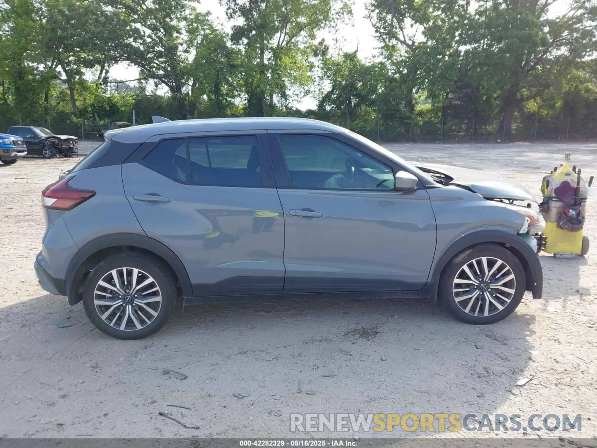 13 Photograph of a damaged car 3N1CP5CV4NL509874 NISSAN KICKS 2022