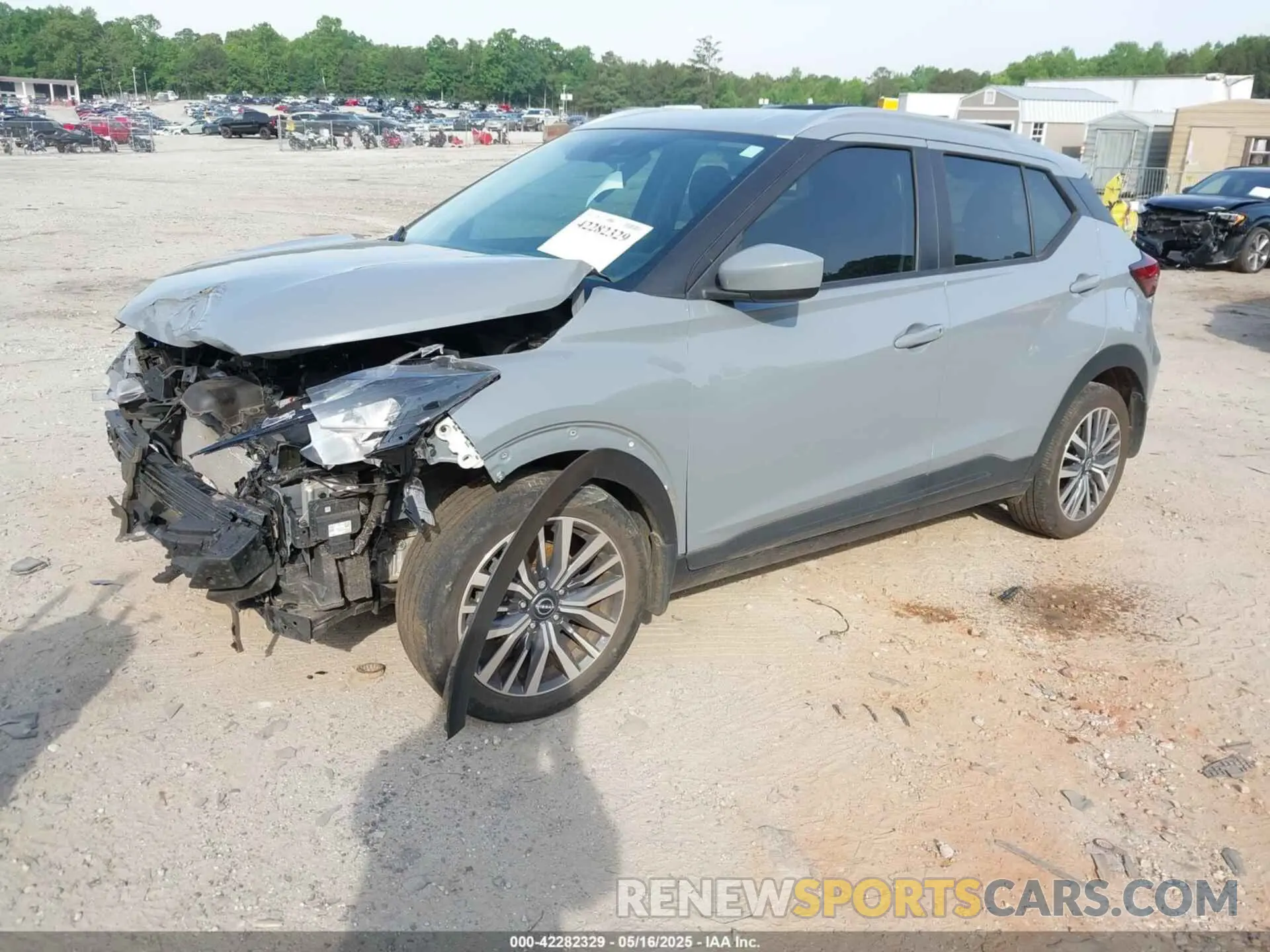 2 Photograph of a damaged car 3N1CP5CV4NL509874 NISSAN KICKS 2022